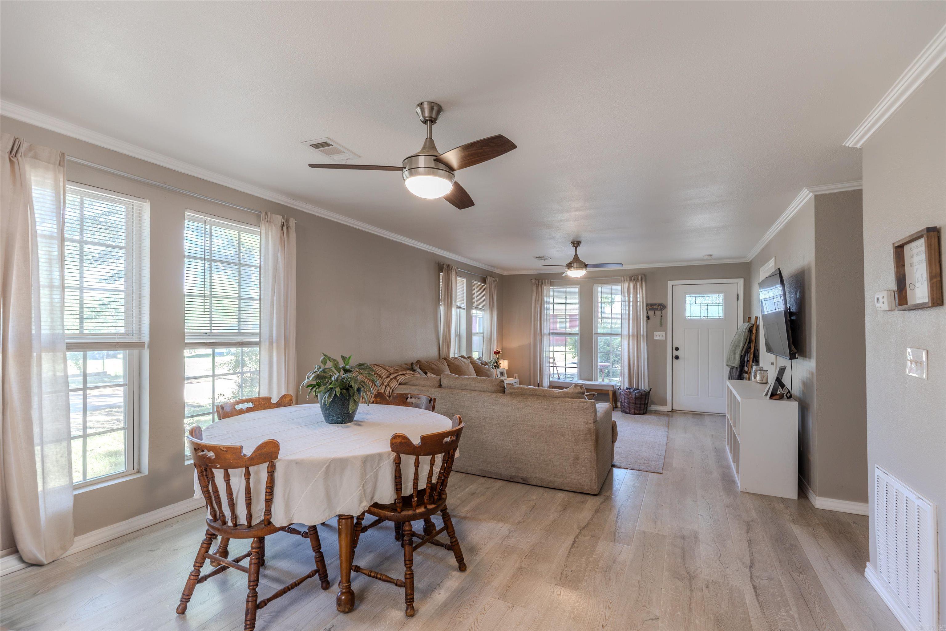 103 E Rock  Morrilton, AR