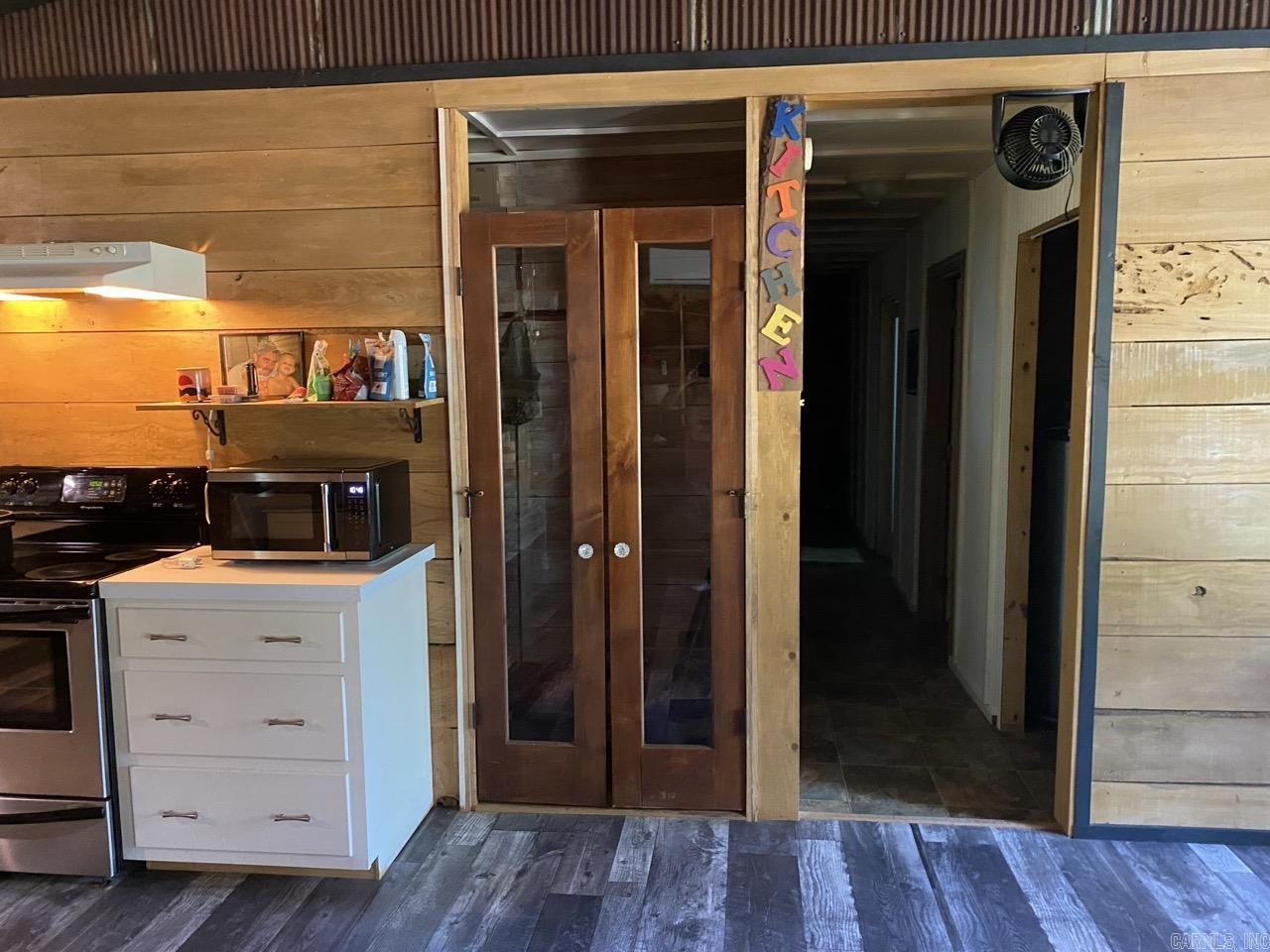5554 W Highway 16  Clinton, AR