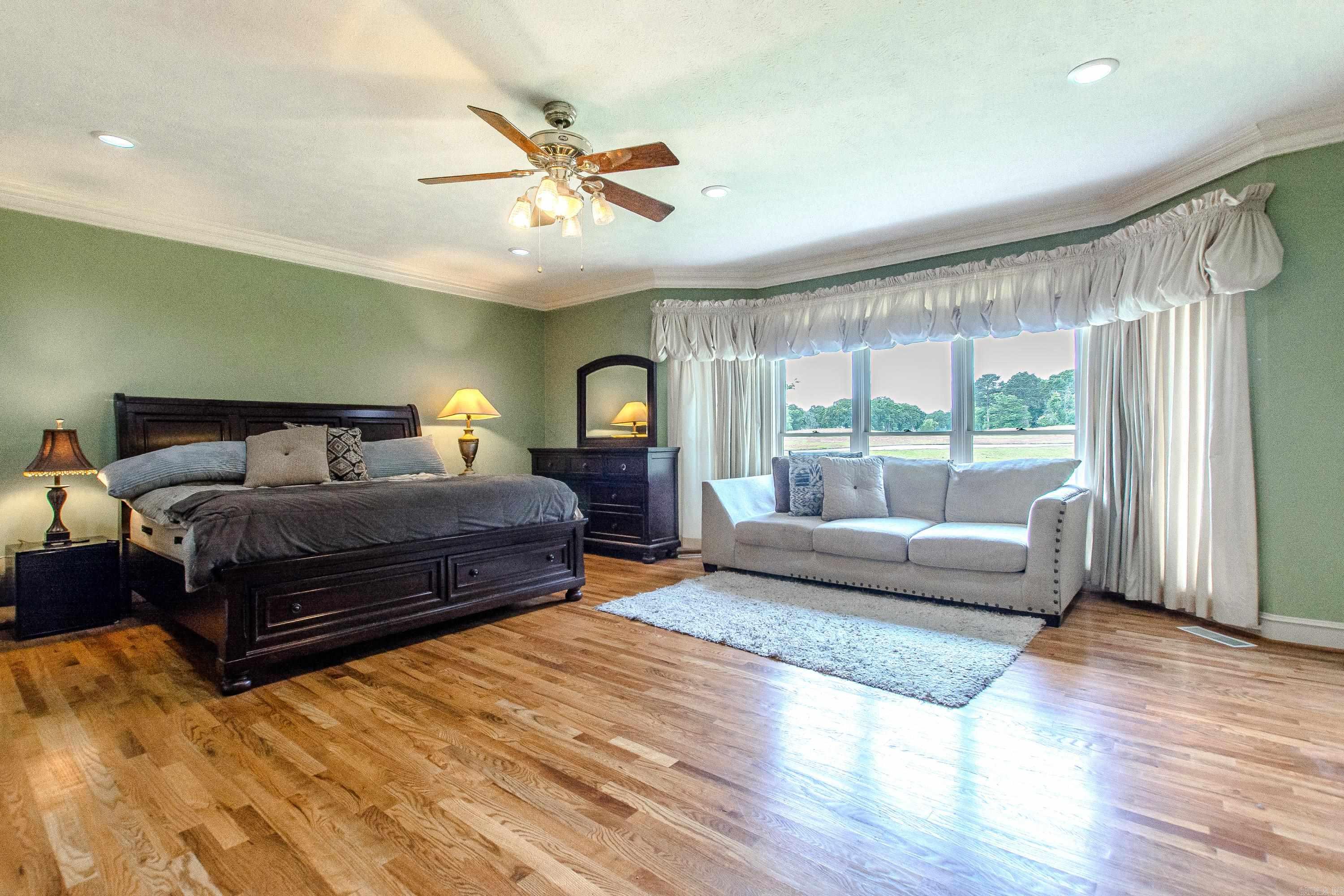 1 Club Manor  Maumelle, AR