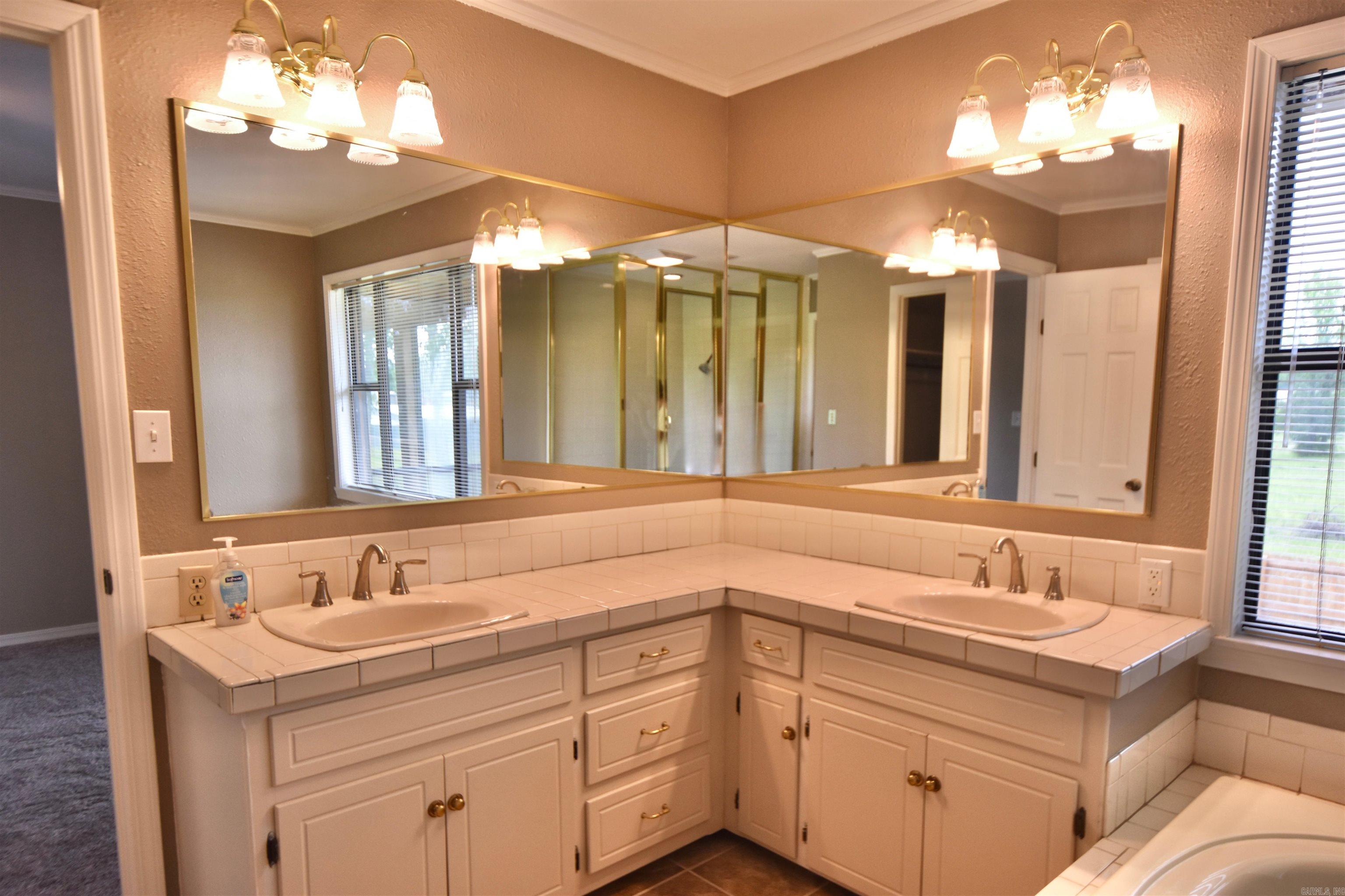 170 Riverview Dr  Malvern, AR