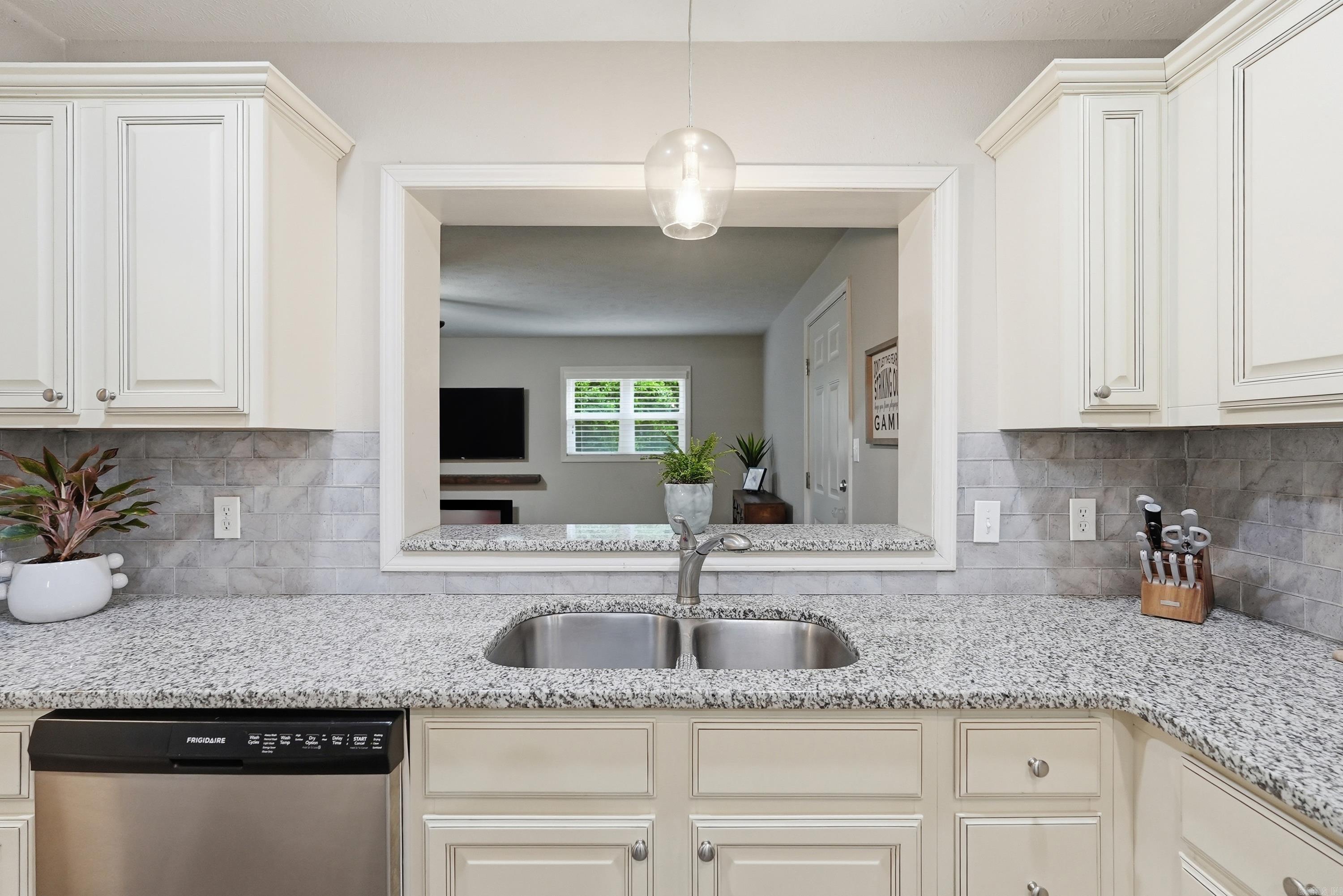 1401 Crystal  Benton, AR