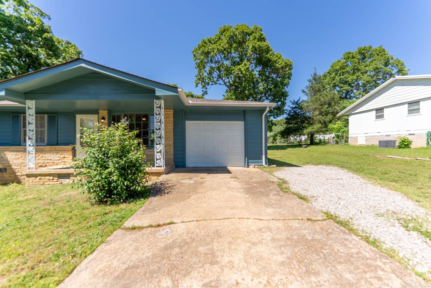 908 N Manor  Horseshoe Bend, AR