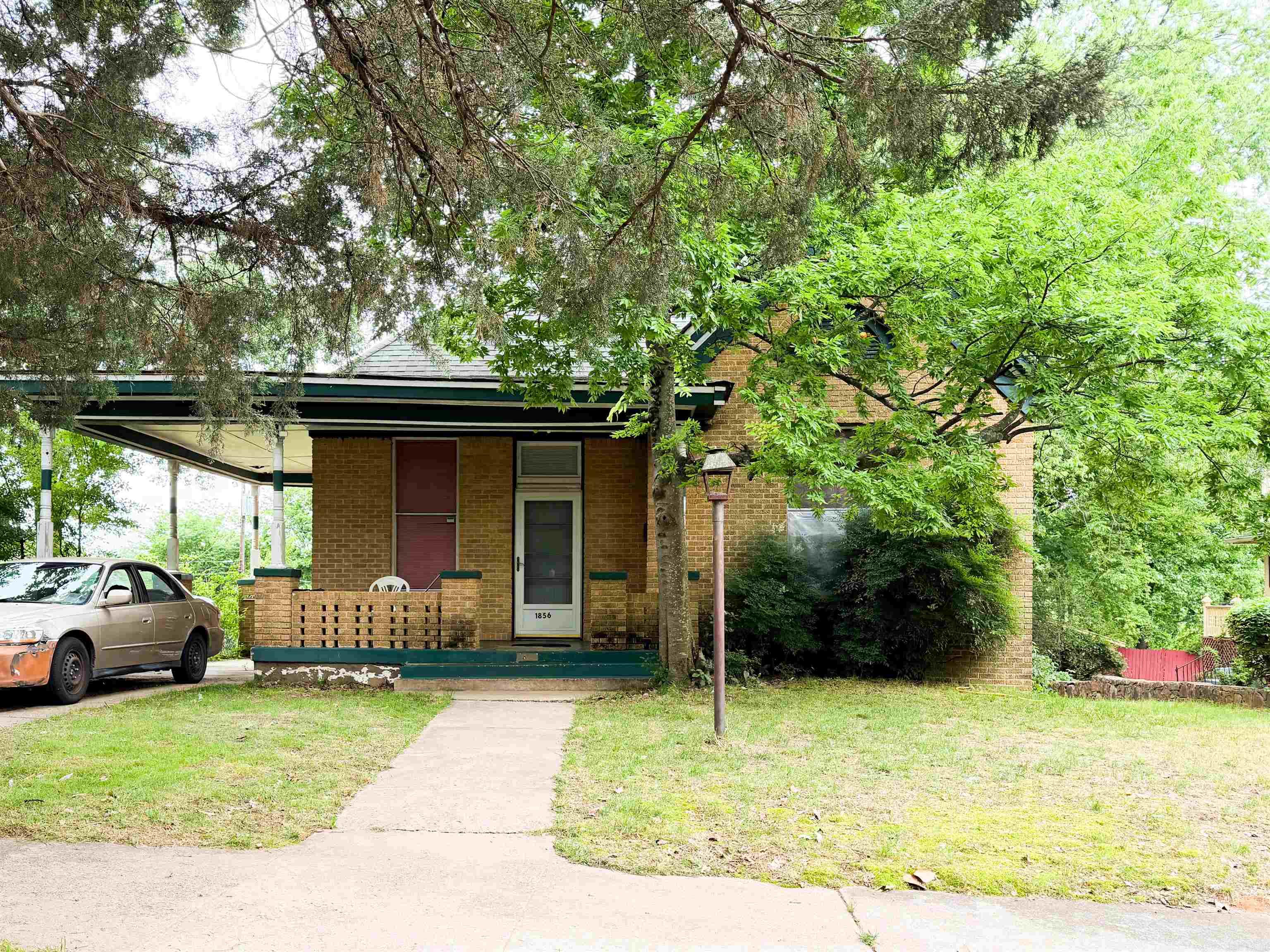 1856 S Cross  Little Rock, AR