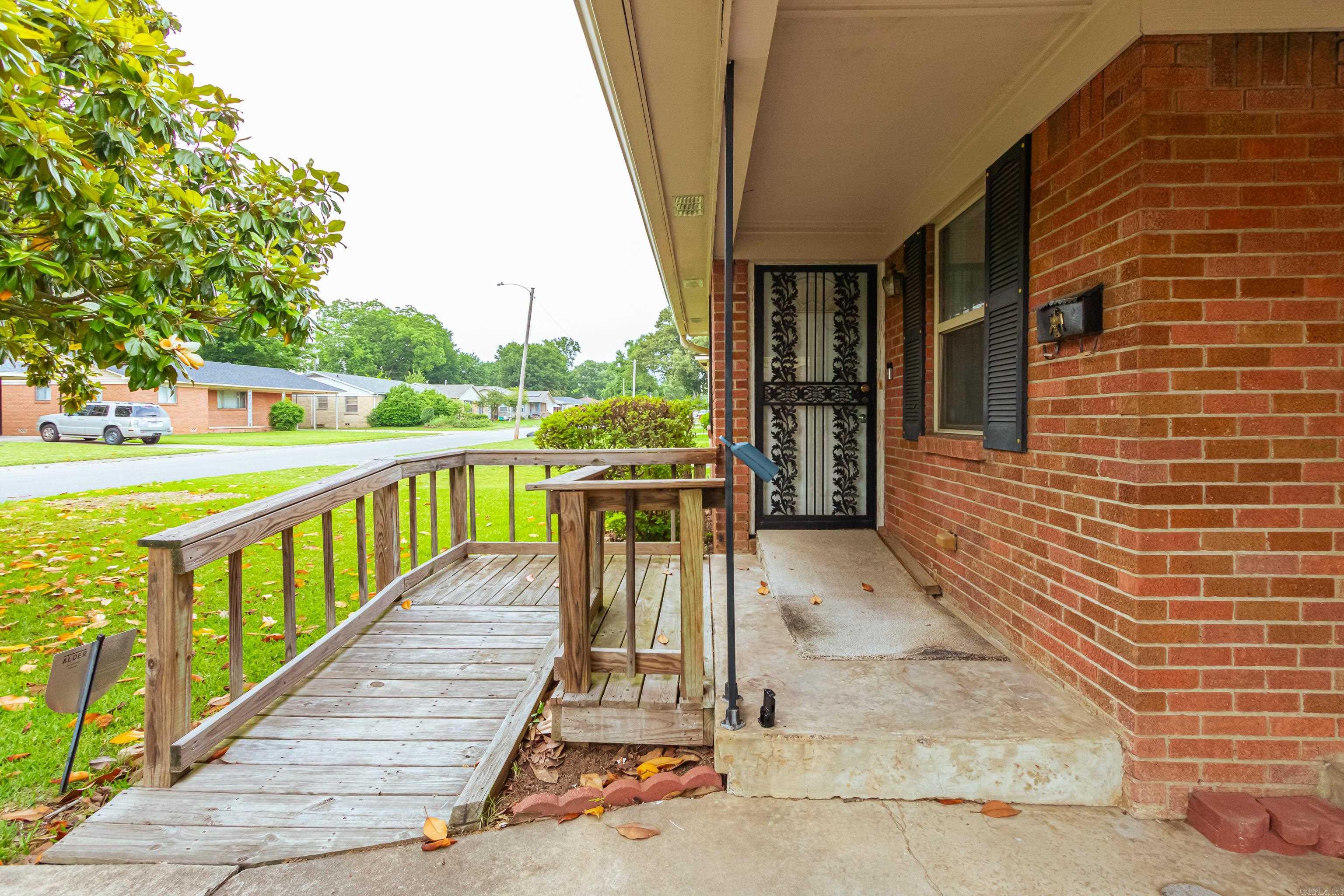 1505 HENDRIX  Little Rock, AR