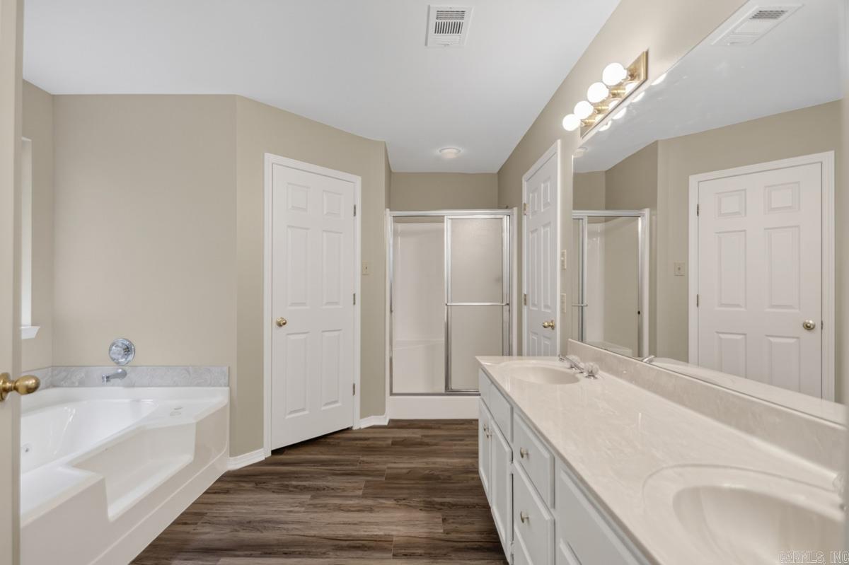 1212 River Oaks  Benton, AR