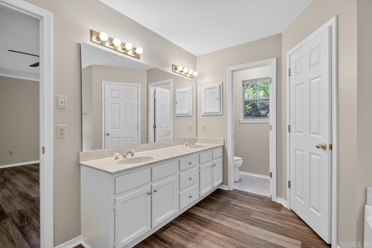 1212 River Oaks  Benton, AR