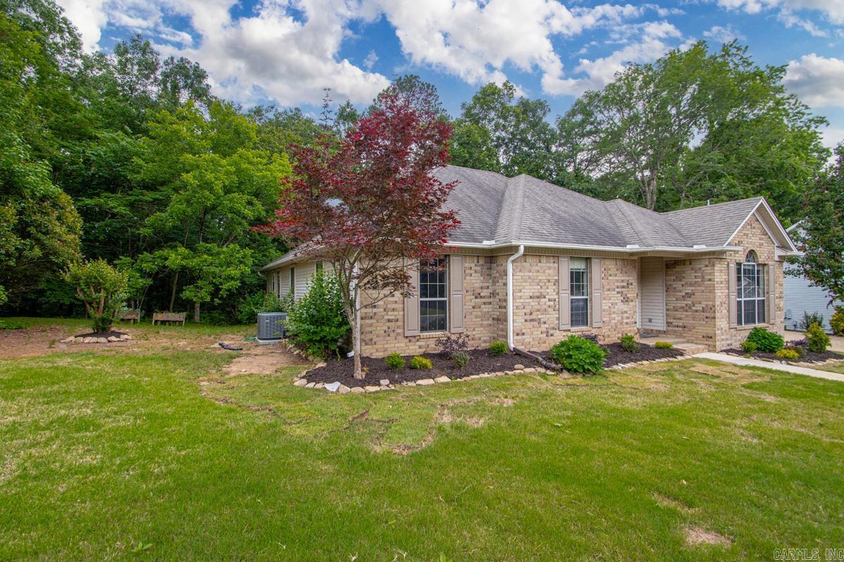1212 River Oaks  Benton, AR