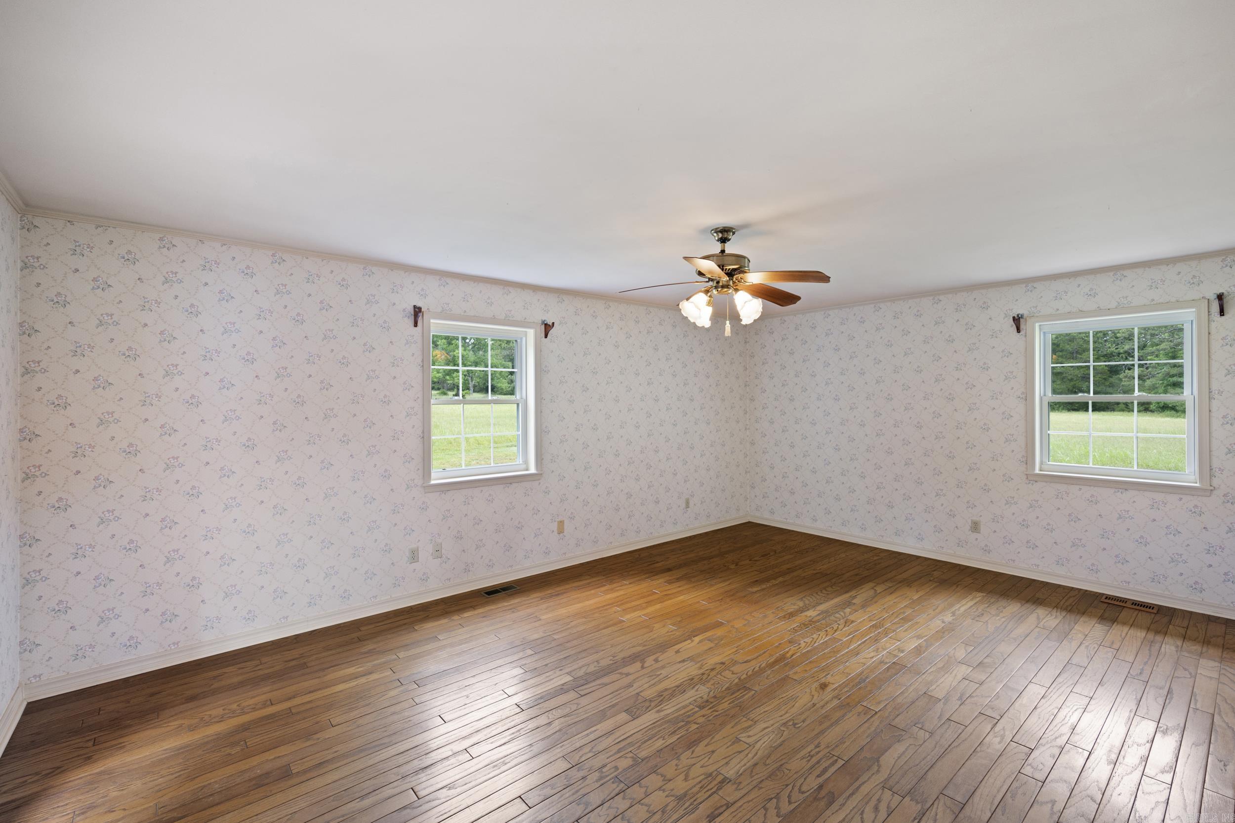 1114 W Gum Log  Russellville, AR