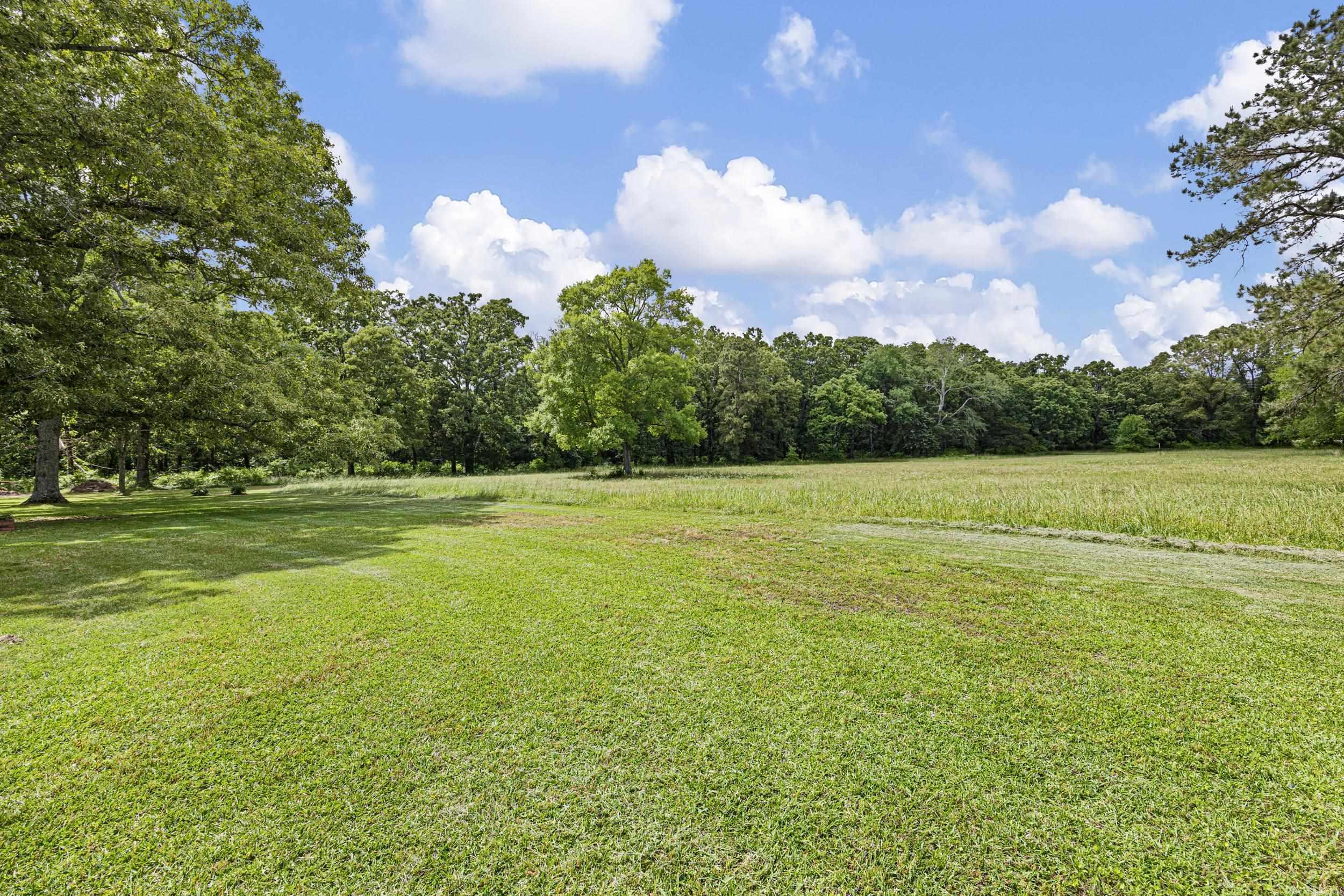 1114 W Gum Log  Russellville, AR