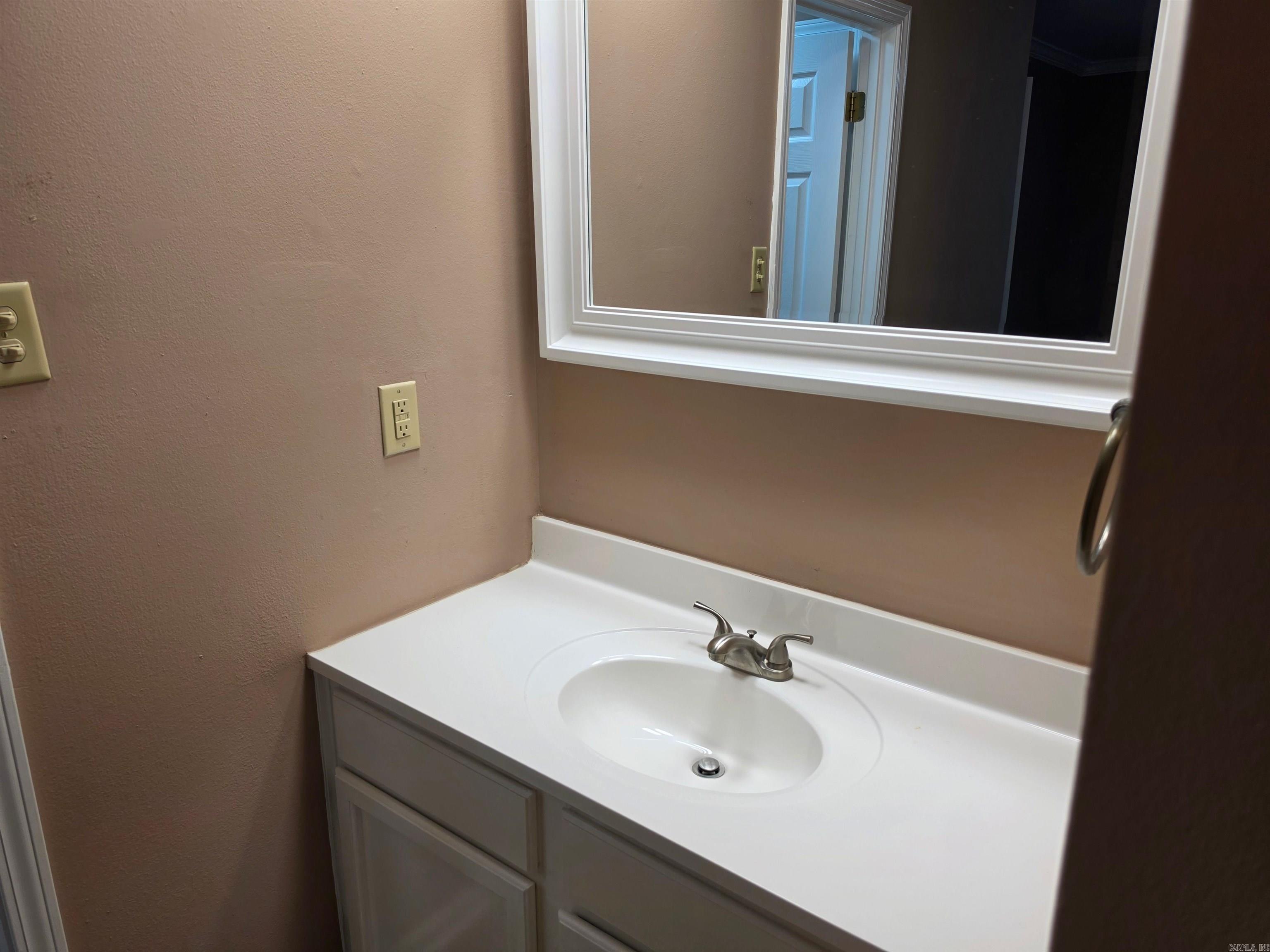 206 Shadow Oaks Dr  Sherwood, AR