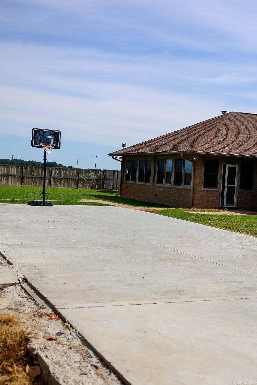 6056 Highway 11 N  Des Arc, AR