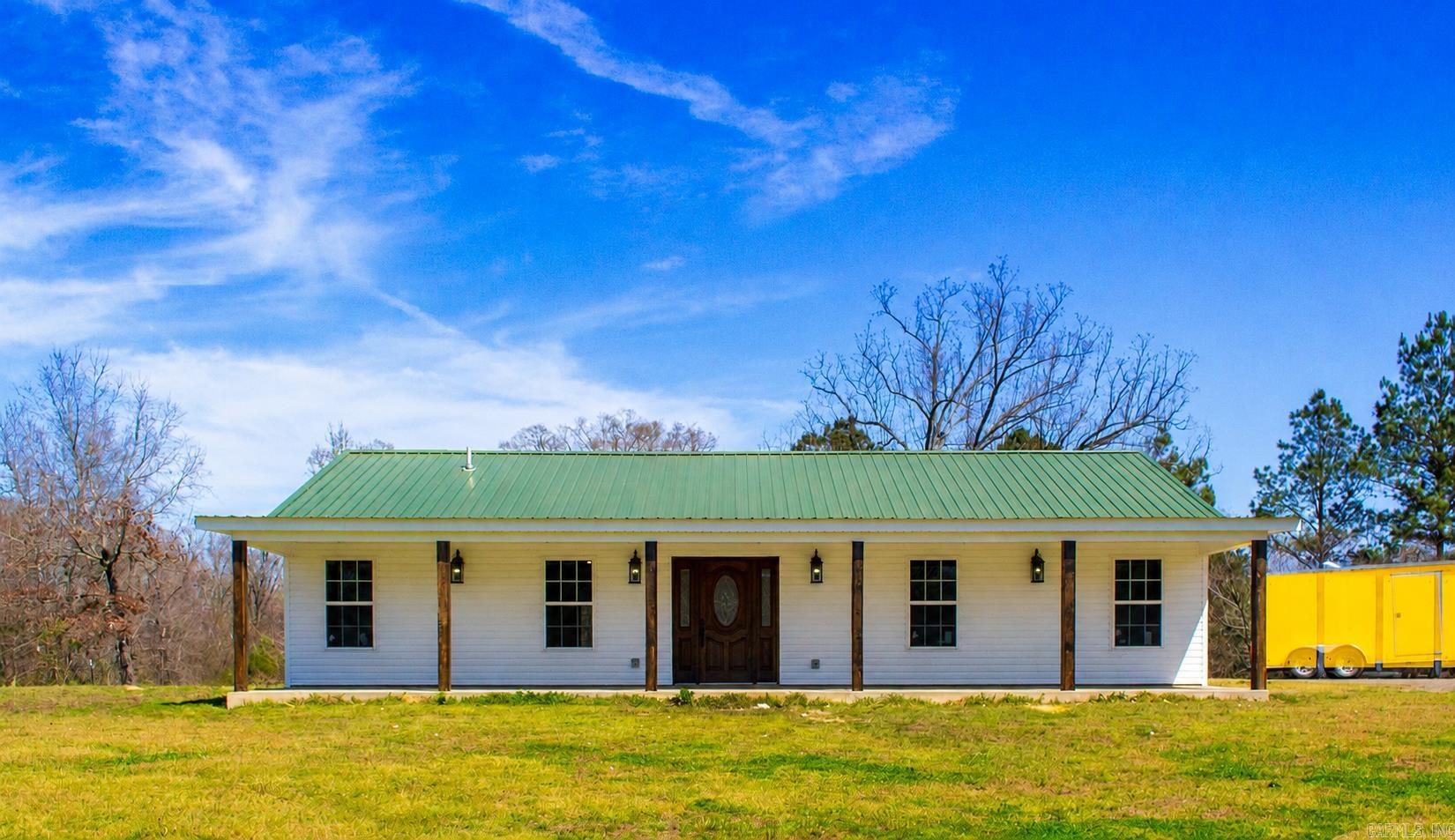 1392 Sugarloaf  Amity, AR