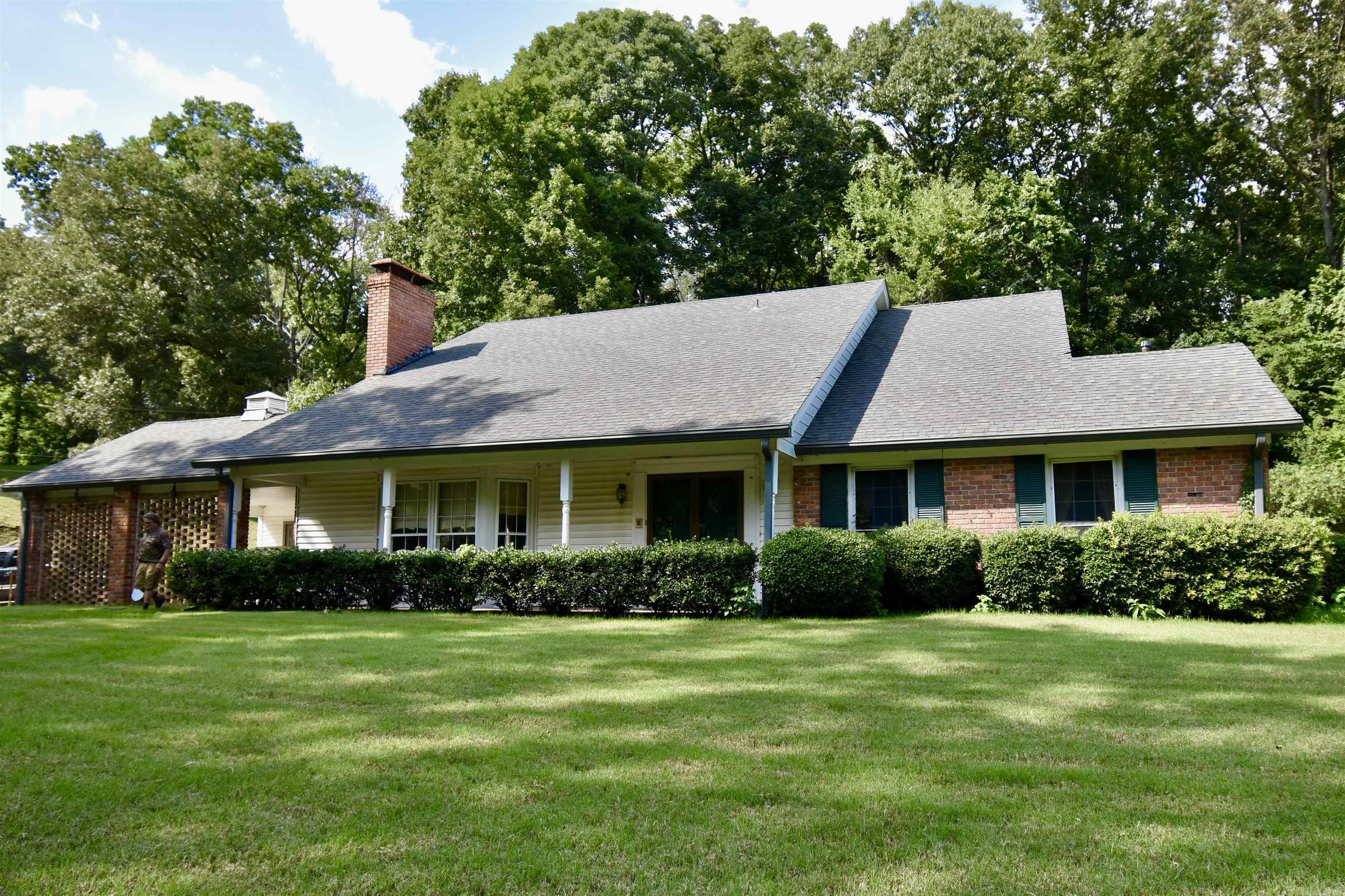 100 Quapaw  Helena, AR