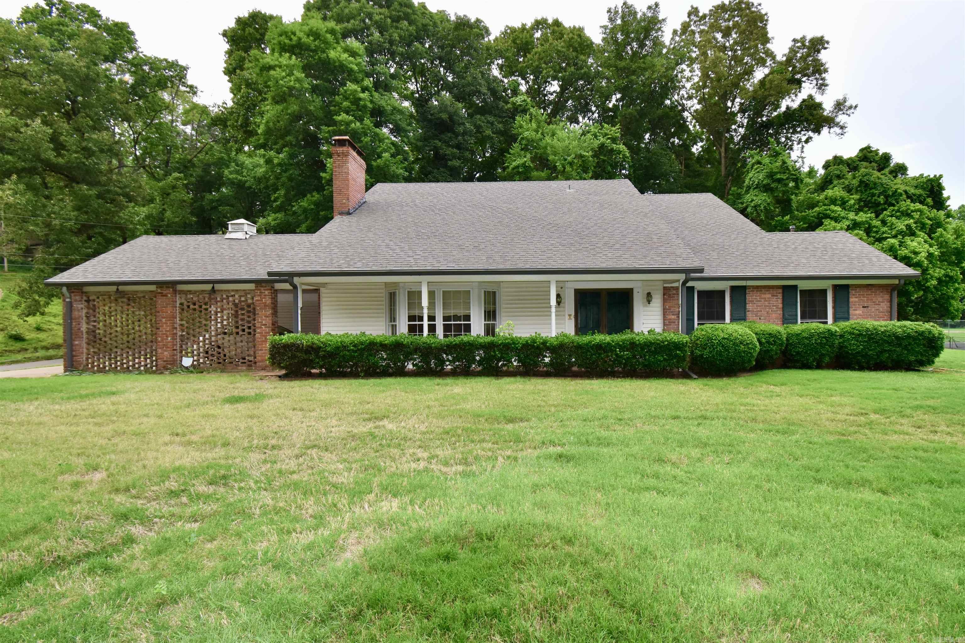 100 Quapaw  Helena, AR
