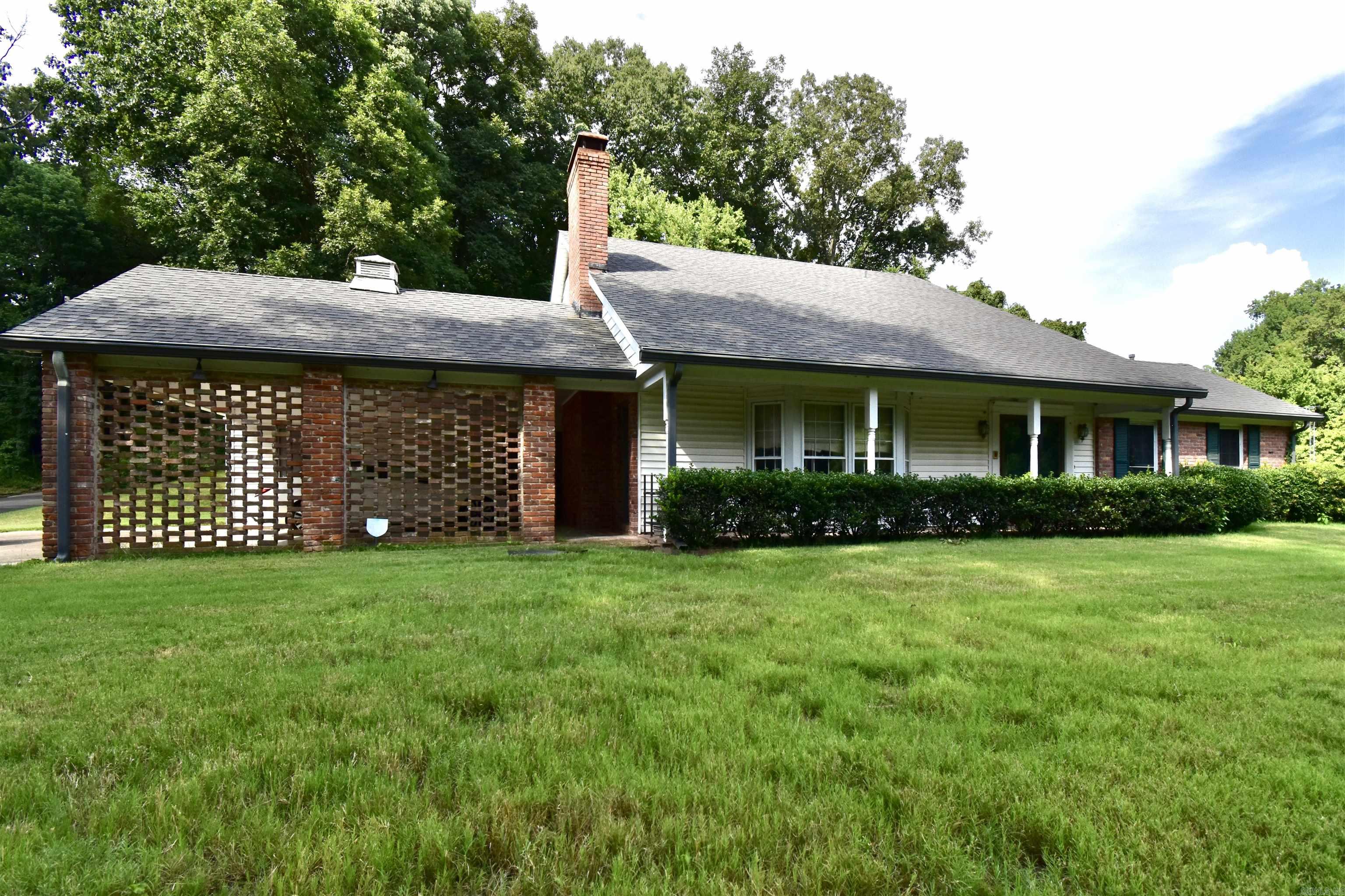 100 Quapaw  Helena, AR