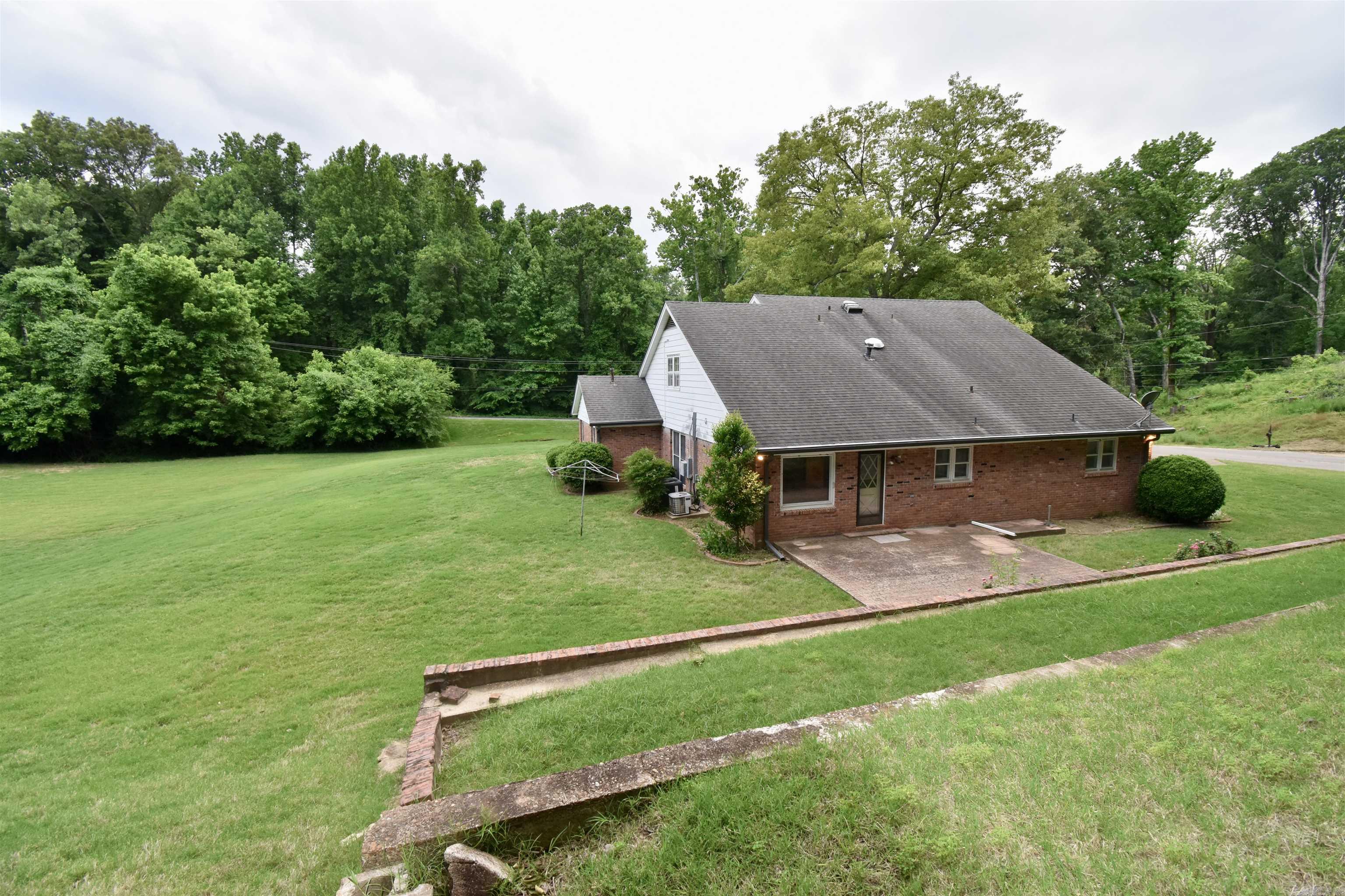 100 Quapaw  Helena, AR