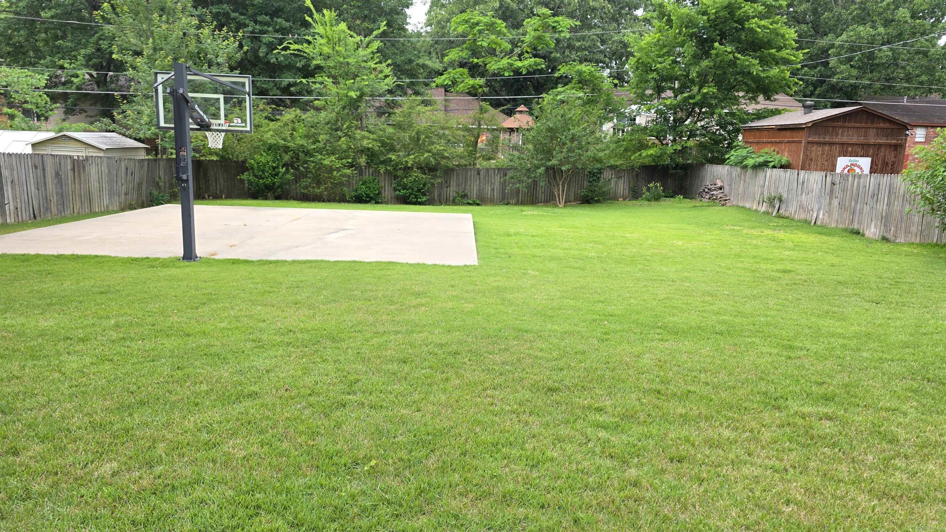 1512 War Eagle Dr  North Little Rock, AR