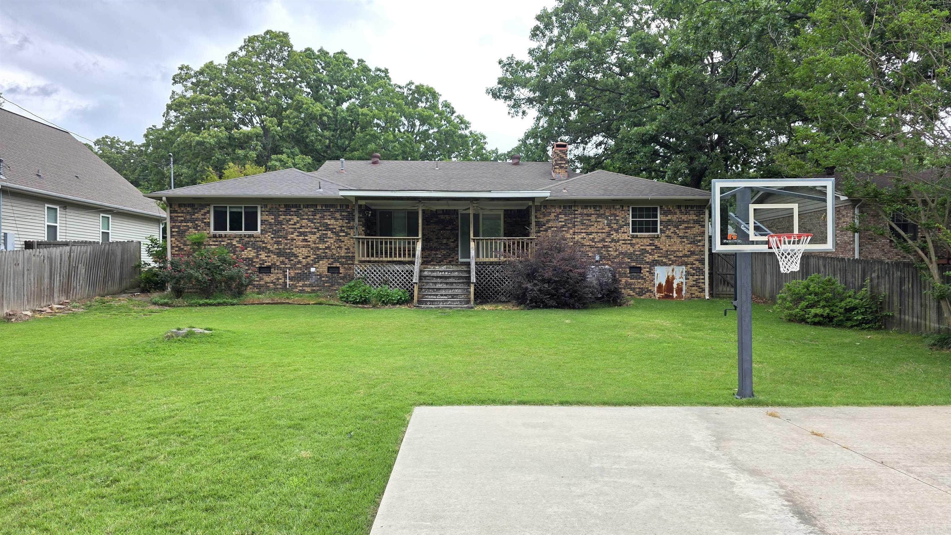 1512 War Eagle Dr  North Little Rock, AR