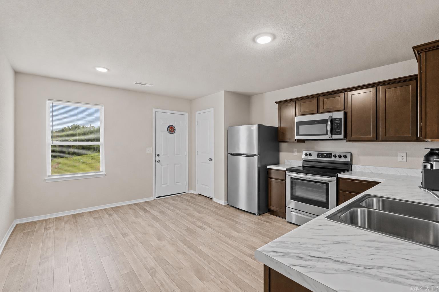12 Erwin Dr  Austin, AR
