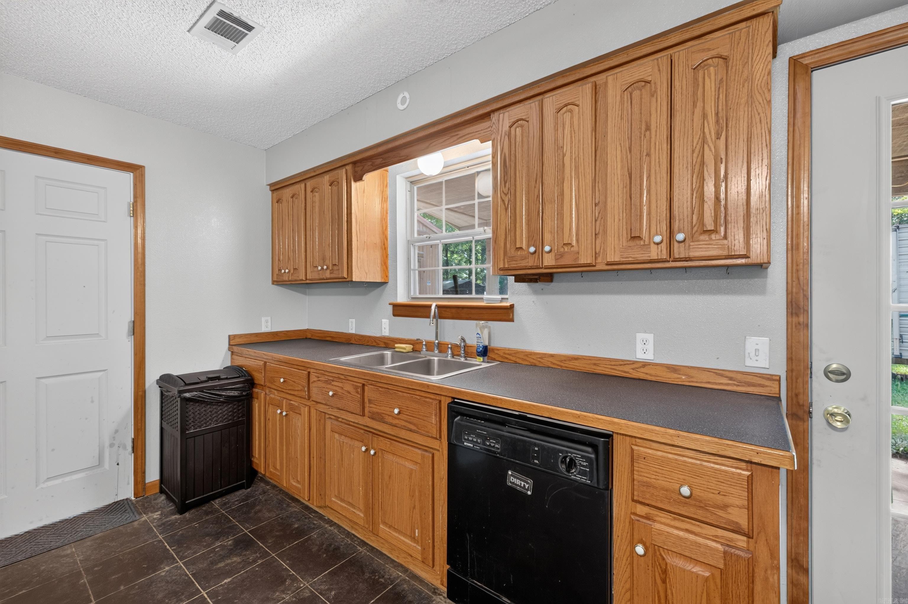 2736 Riverview  Malvern, AR