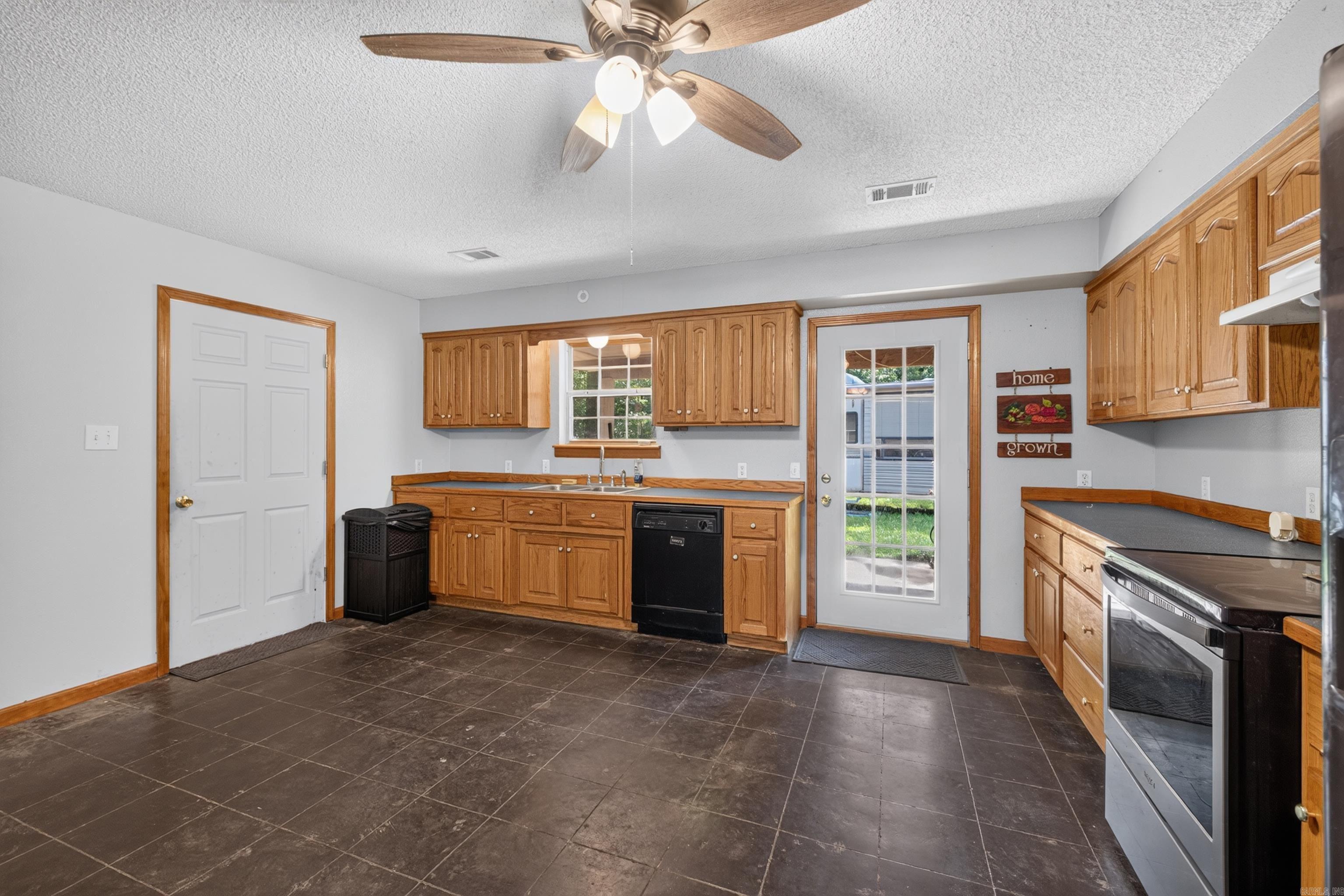 2736 Riverview  Malvern, AR
