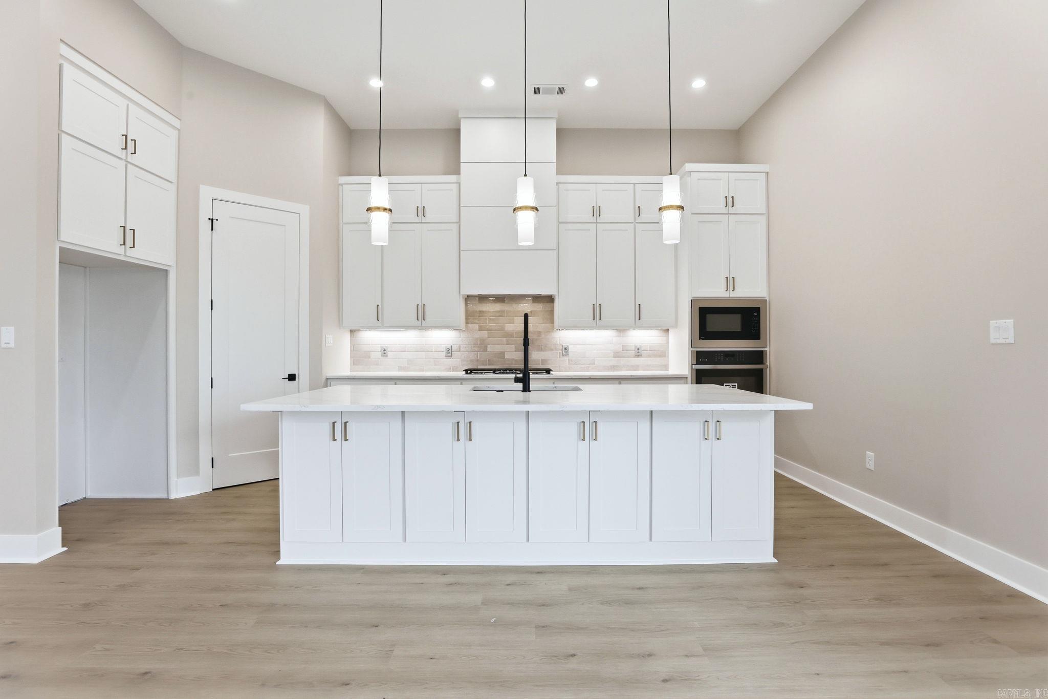 30 Mountain Brook Road Little Rock, AR 72223