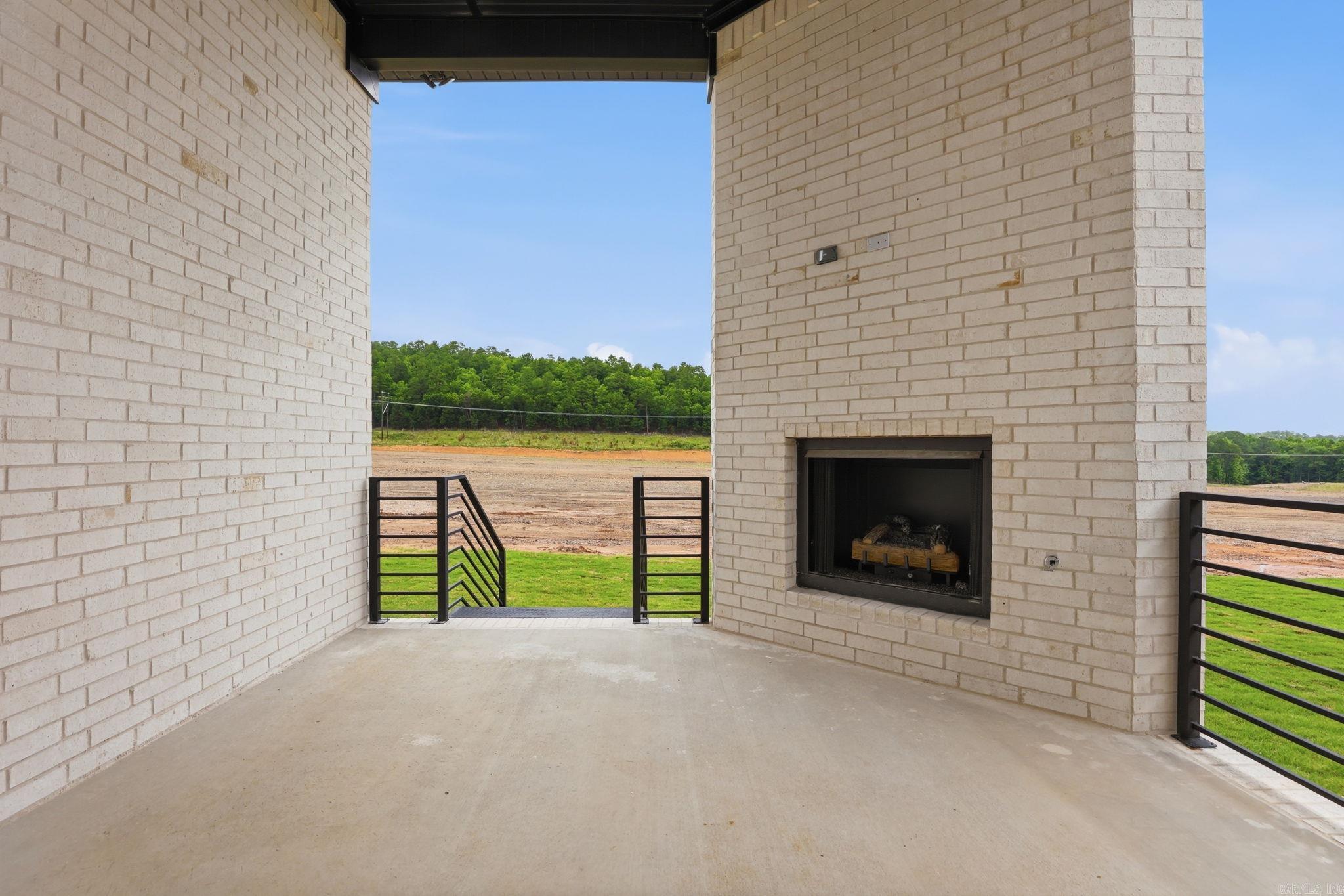 30 Mountain Brook Road Little Rock, AR 72223