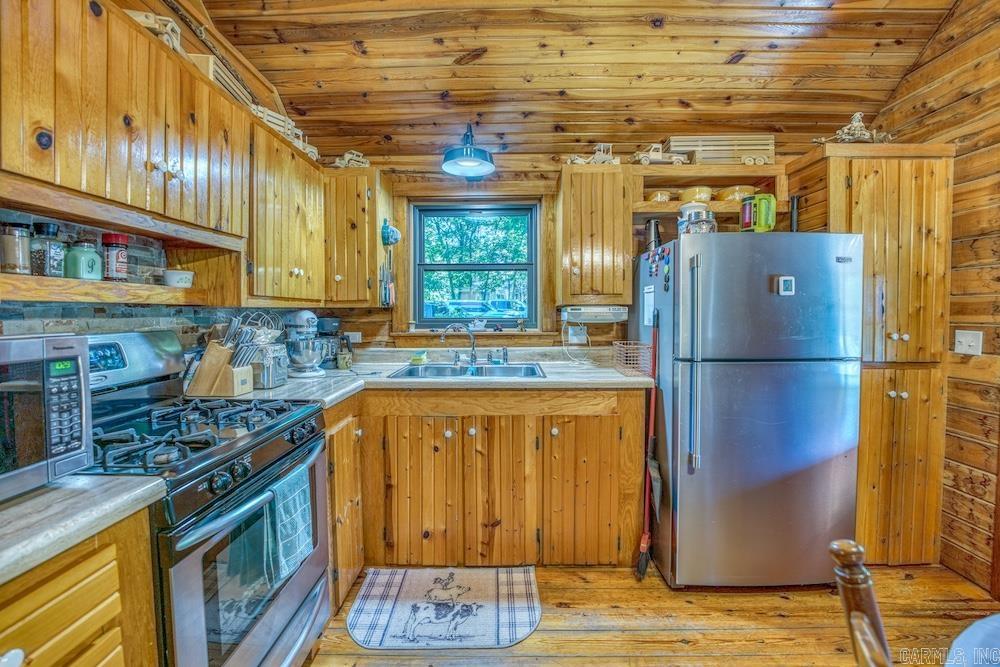 2061 Mcknight Road  Guion, AR