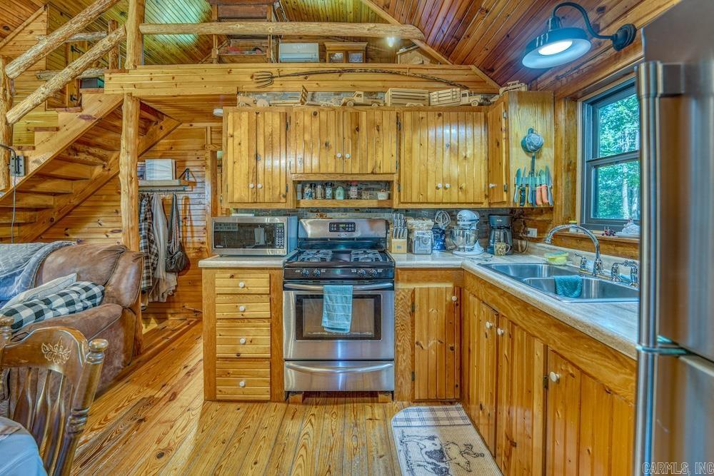 2061 Mcknight Road  Guion, AR