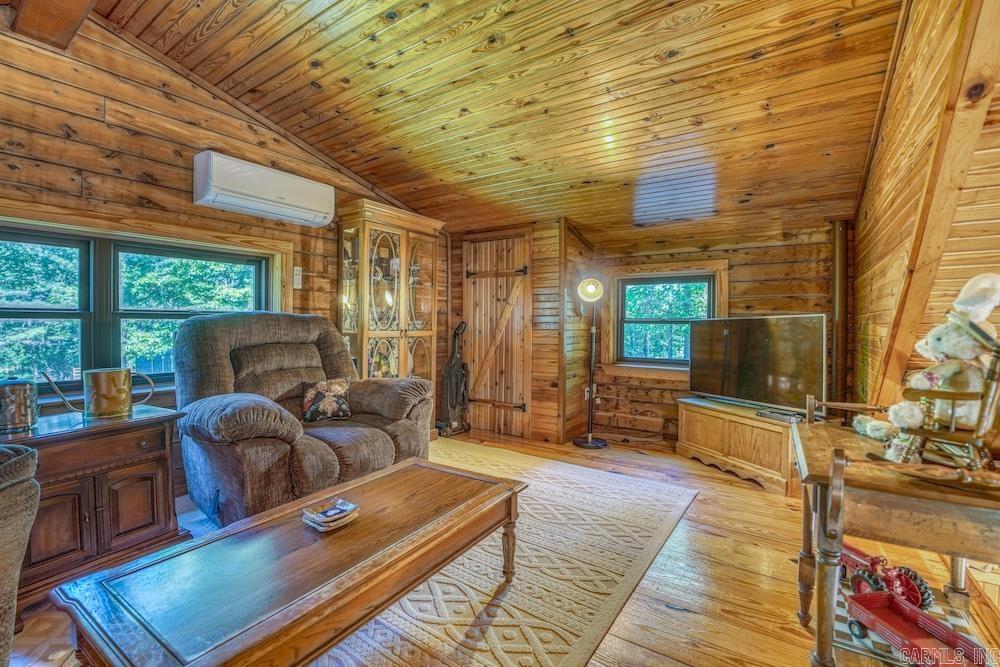 2061 Mcknight Road  Guion, AR