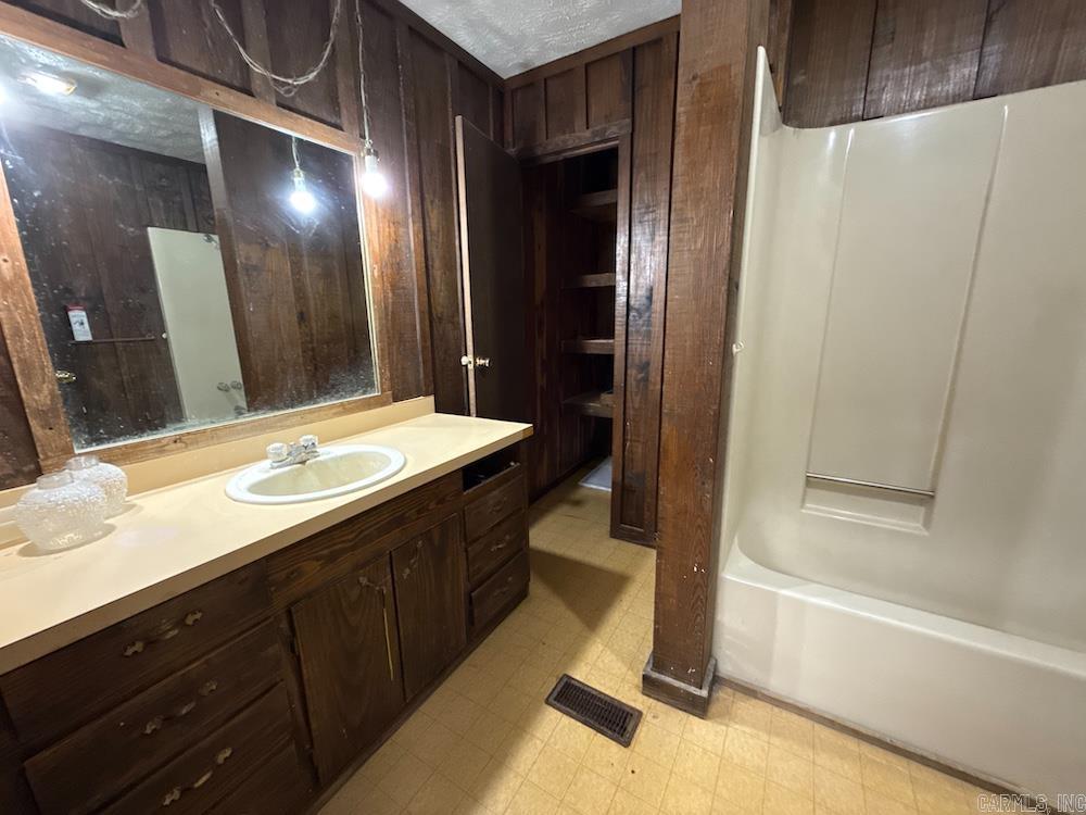 1177 Ash Trl  Melbourne, AR