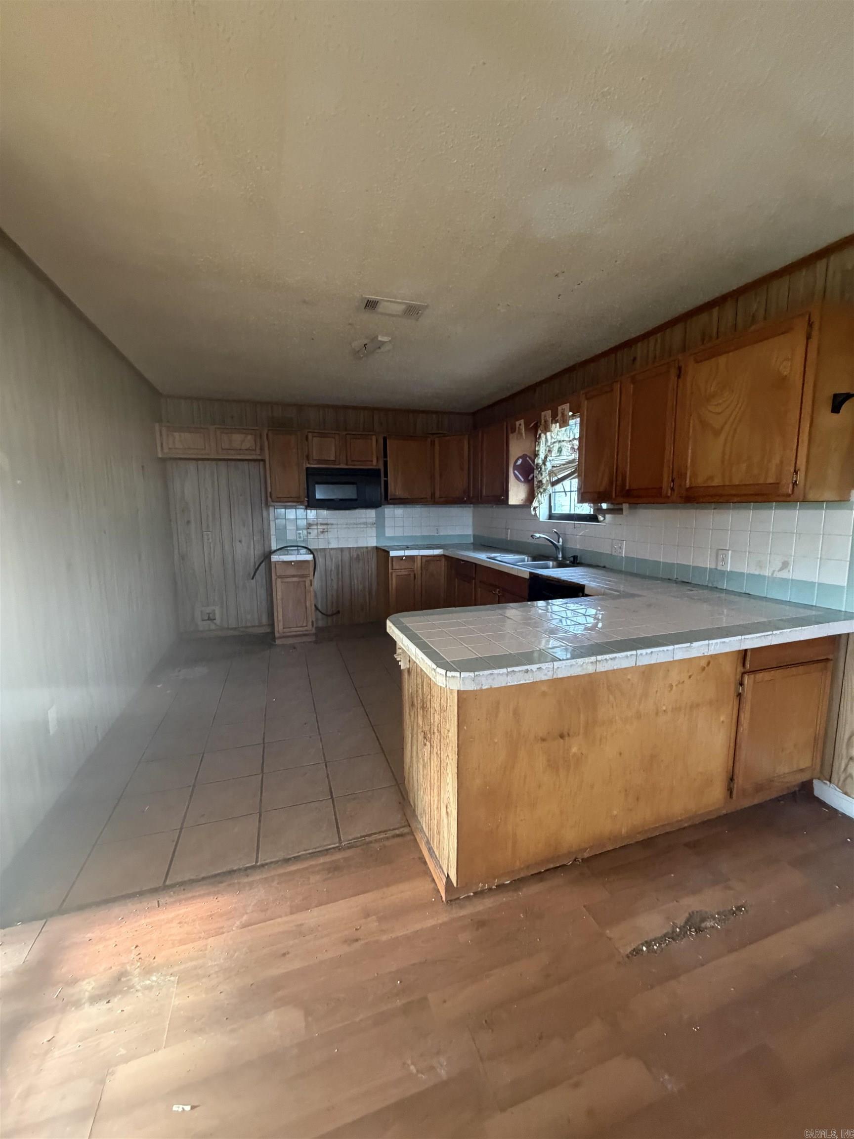 163 & 169 Walker  Higginson, AR