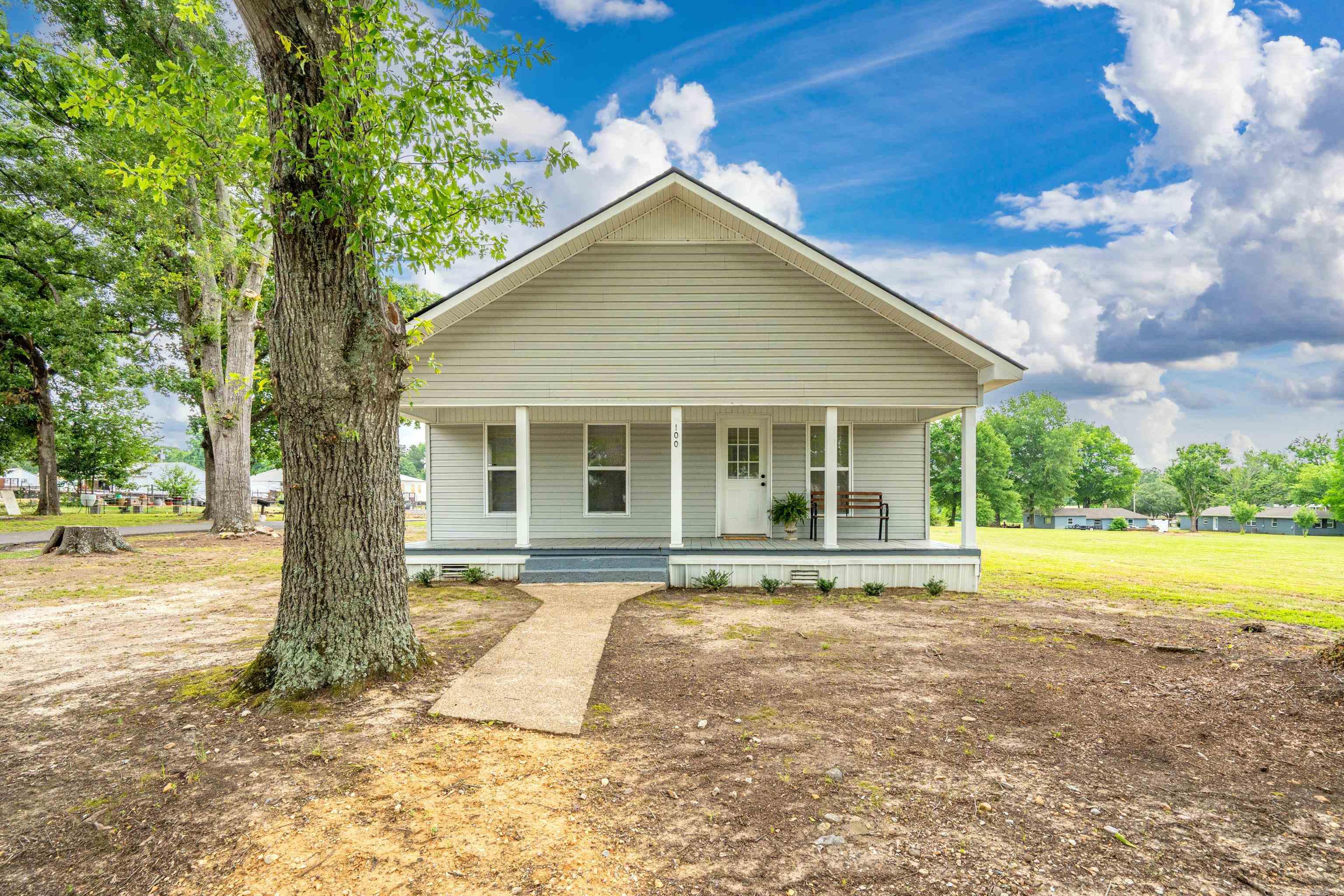 100 Caney  Friendship, AR