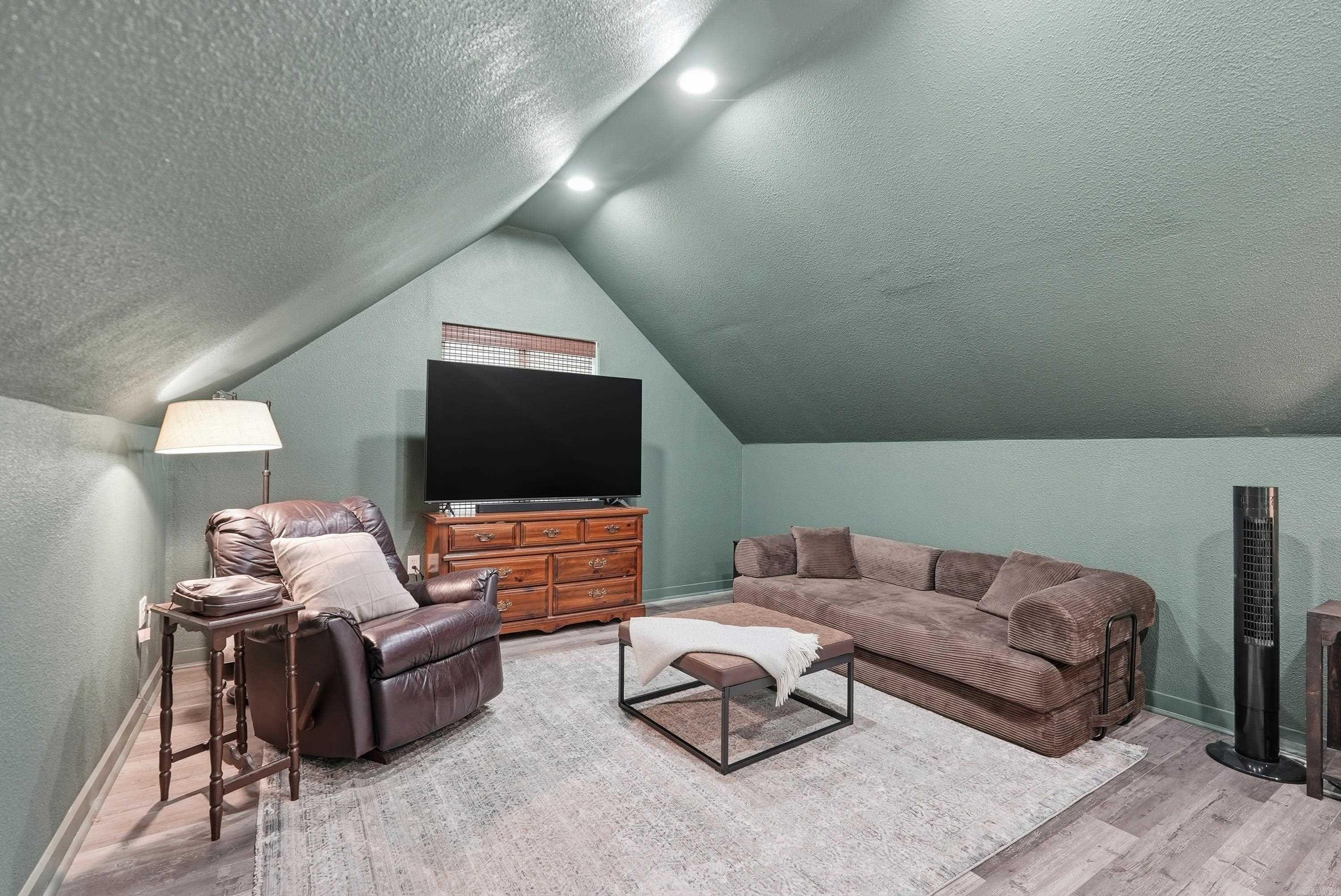 13 Douglas  Greenbrier, AR