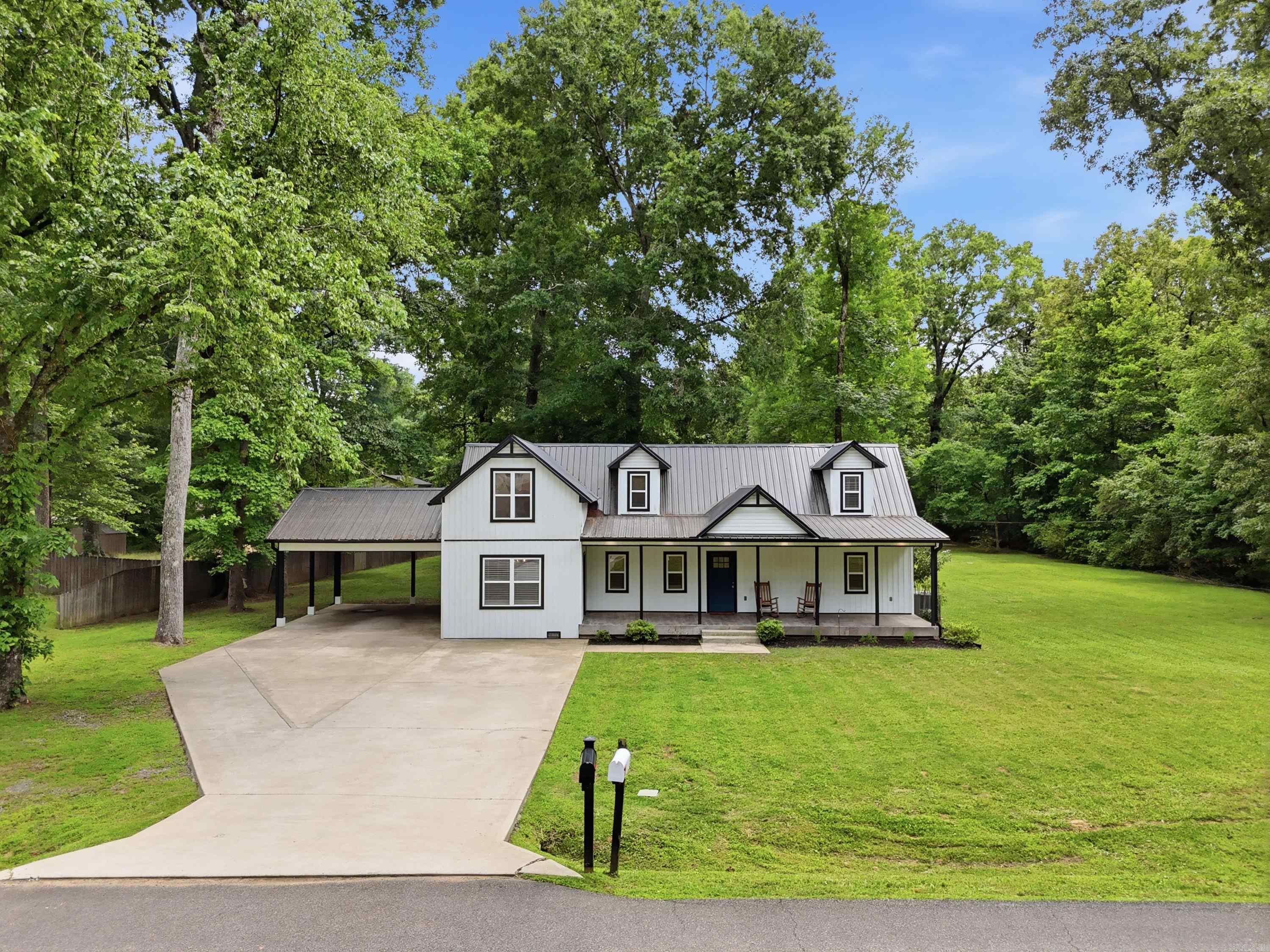 13 Douglas  Greenbrier, AR