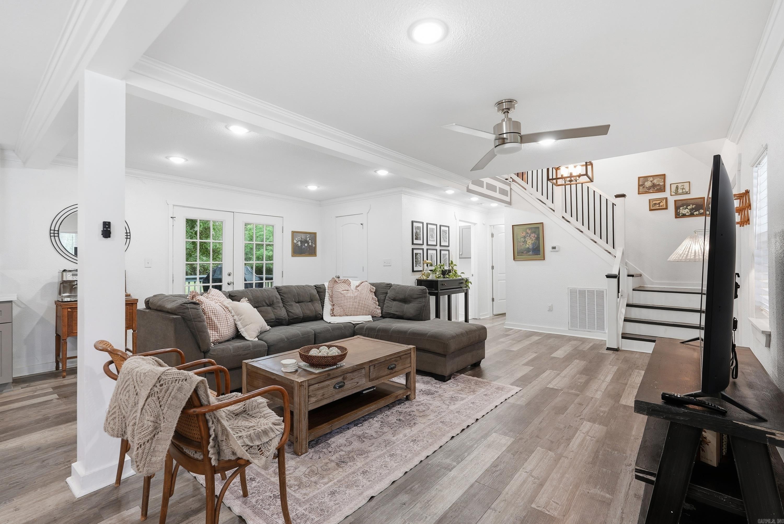 13 Douglas  Greenbrier, AR