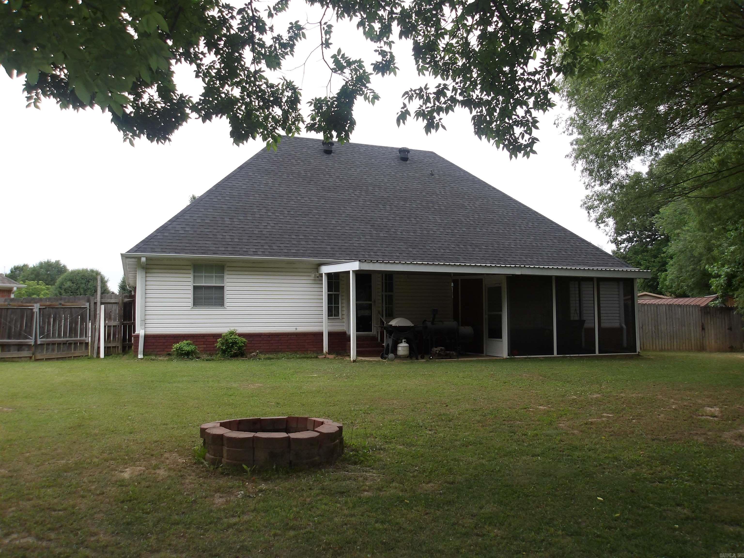 1801 Cloverdale  Paragould, AR