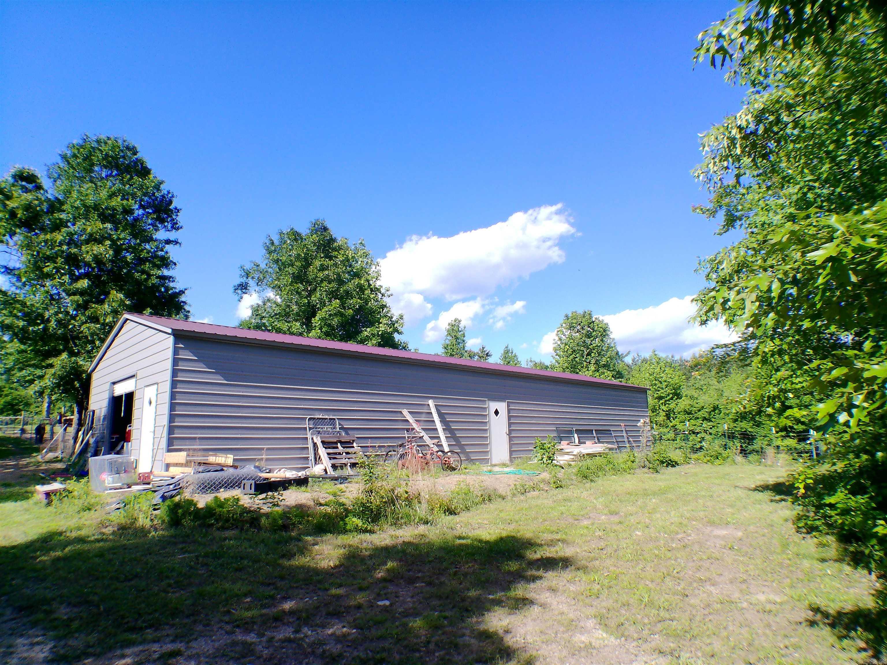 1417 Skyline Dr  Amity, AR