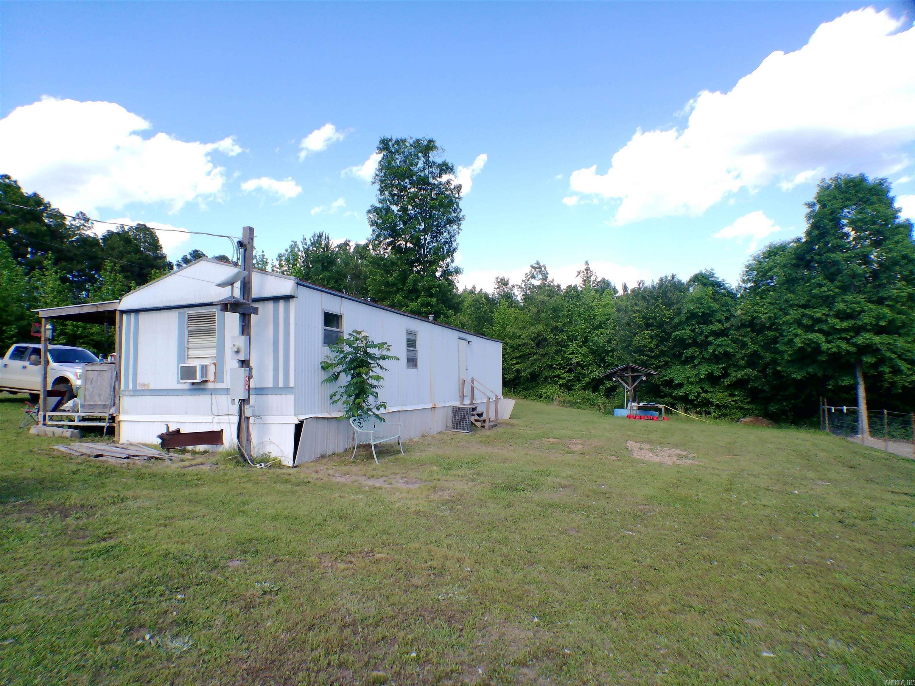 1417 Skyline Dr  Amity, AR