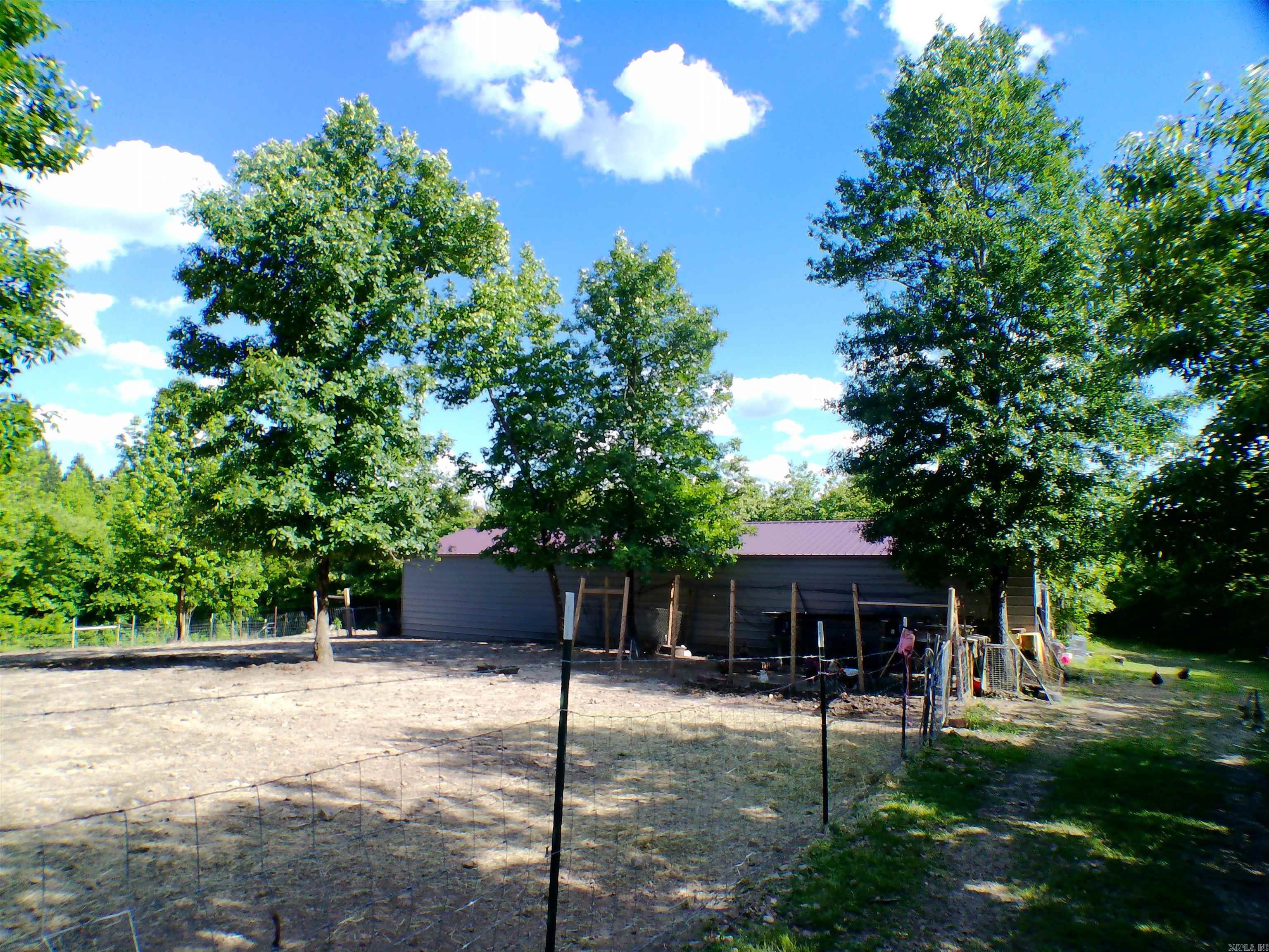 1417 Skyline Dr  Amity, AR