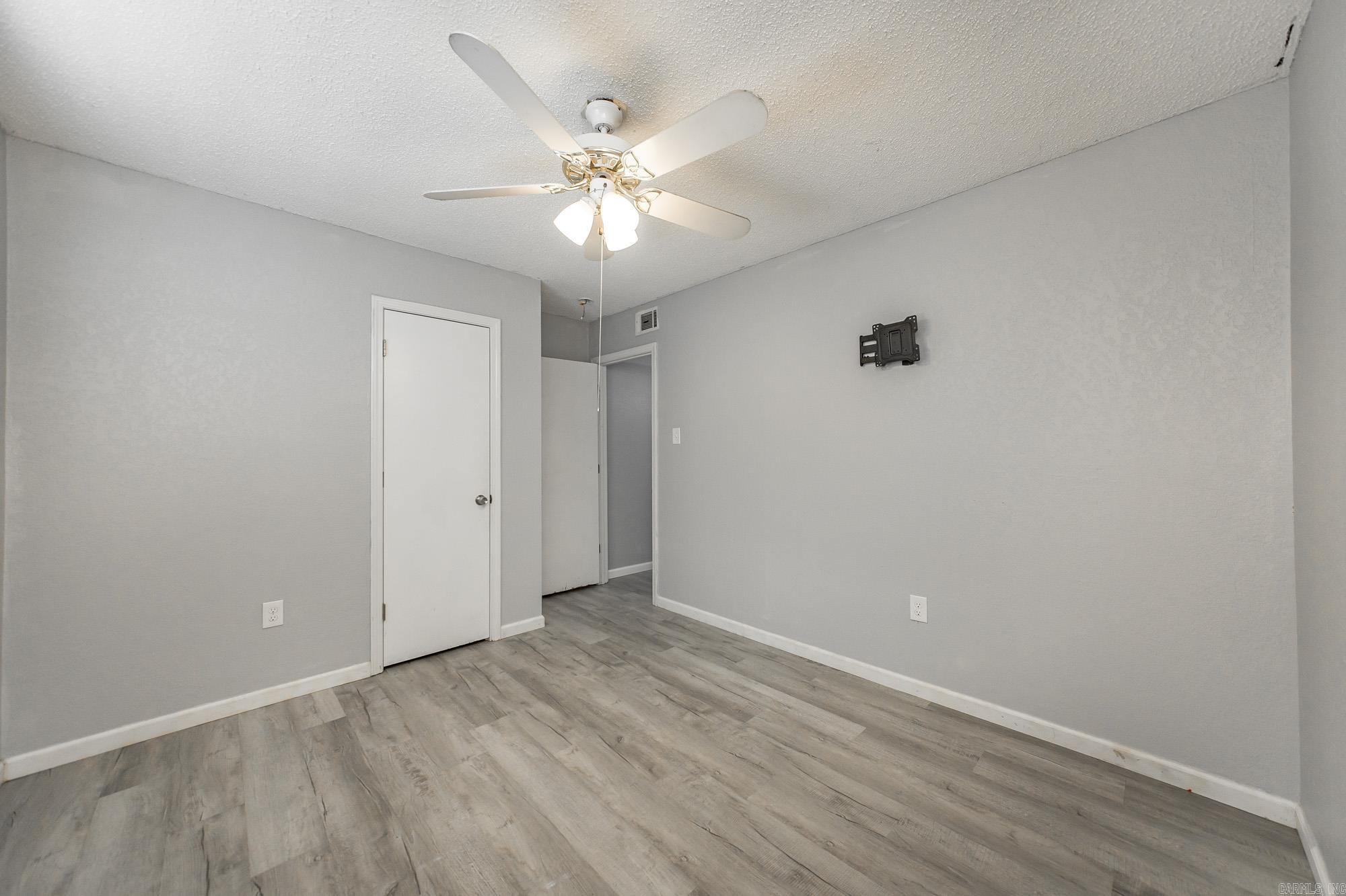 219 S Center  Conway, AR