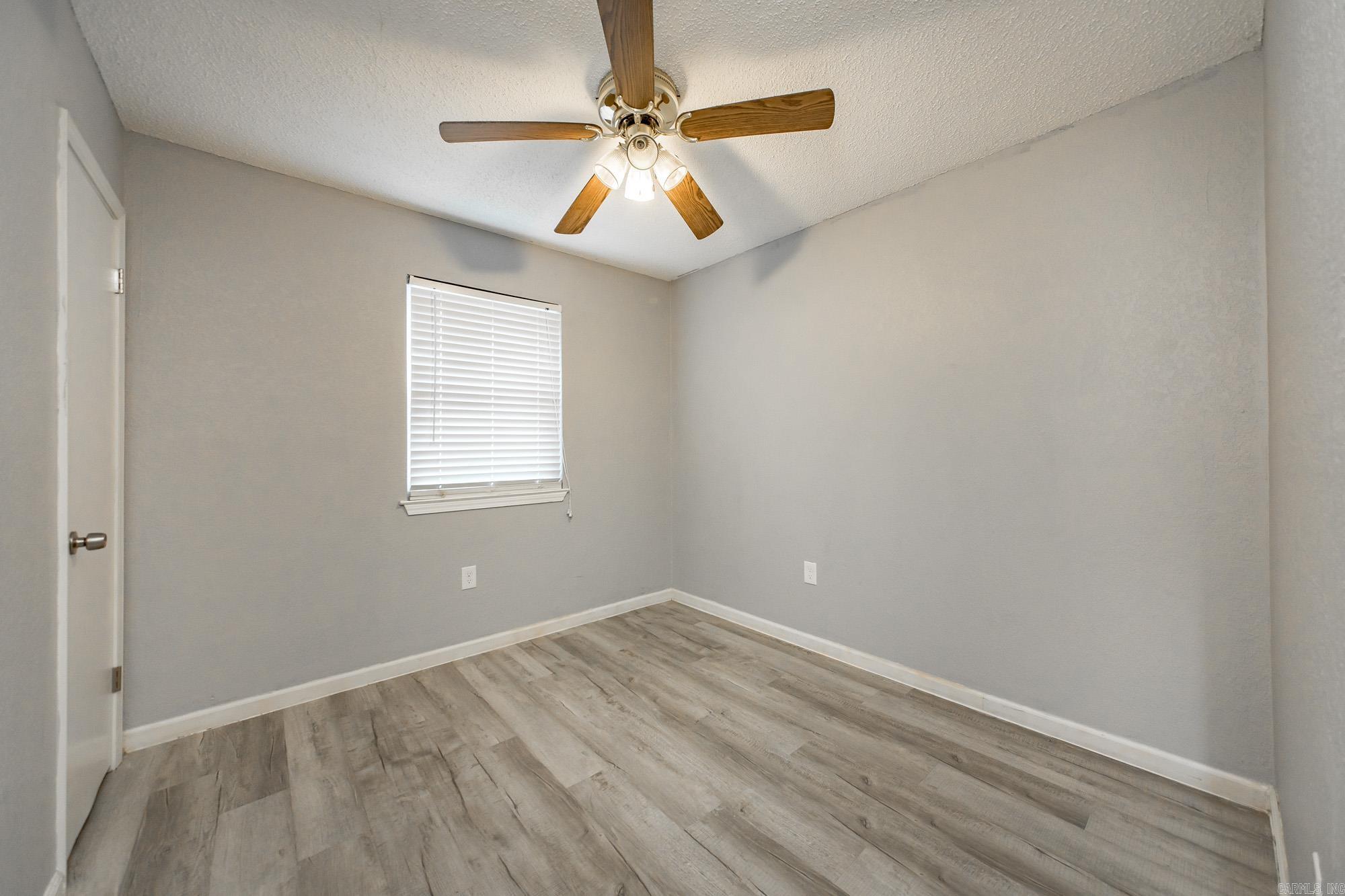 219 S Center  Conway, AR