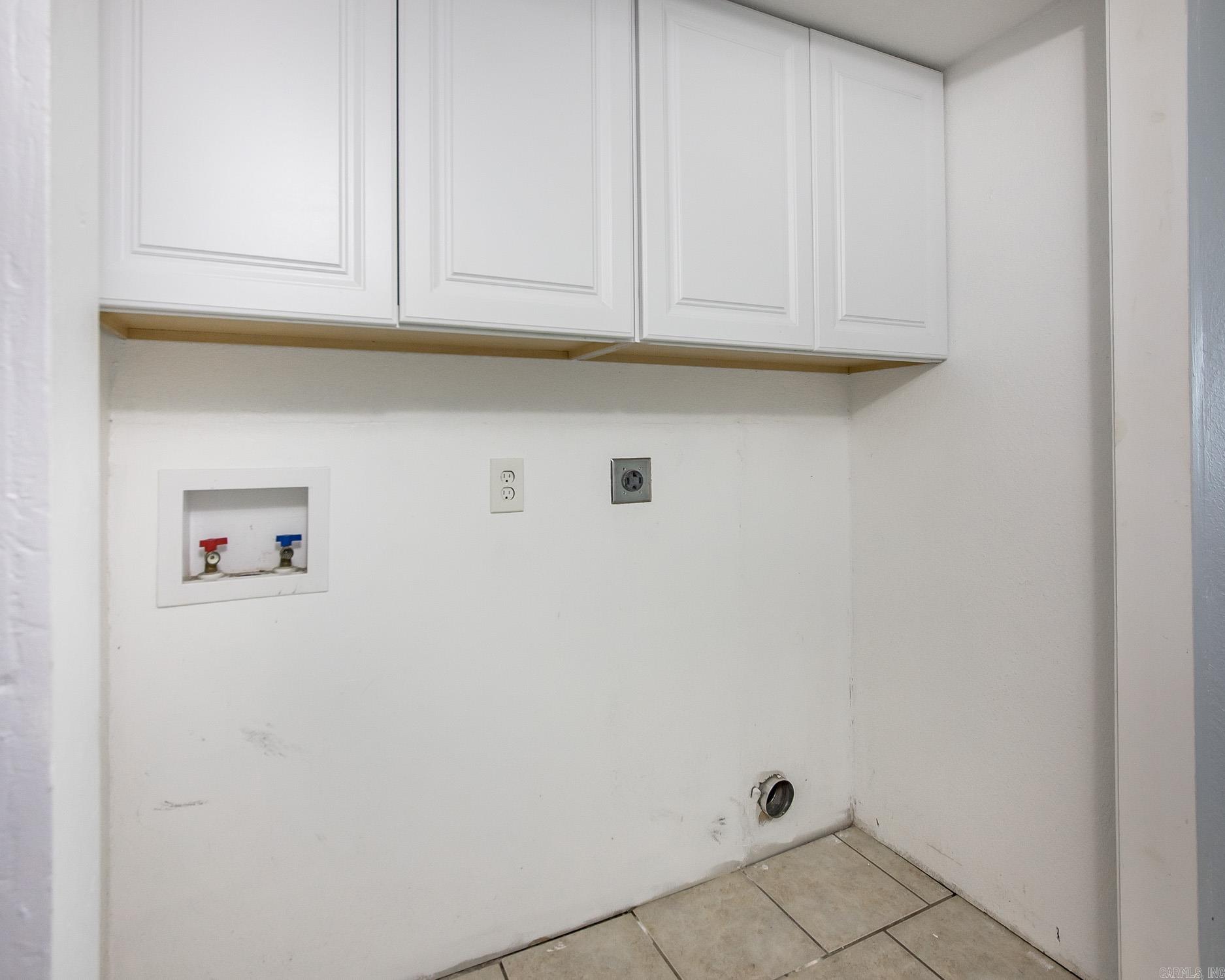 219 S Center  Conway, AR