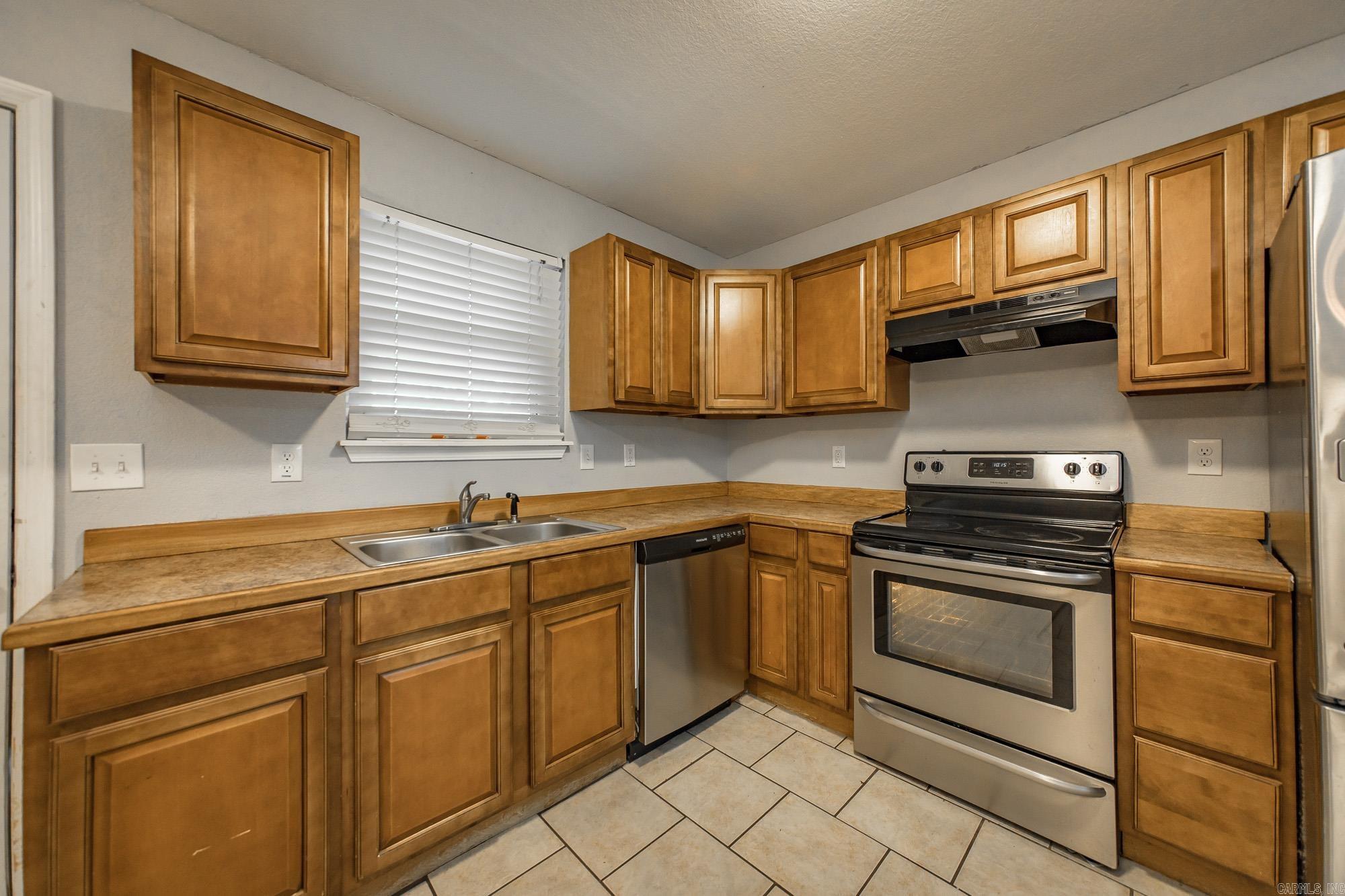 219 S Center  Conway, AR