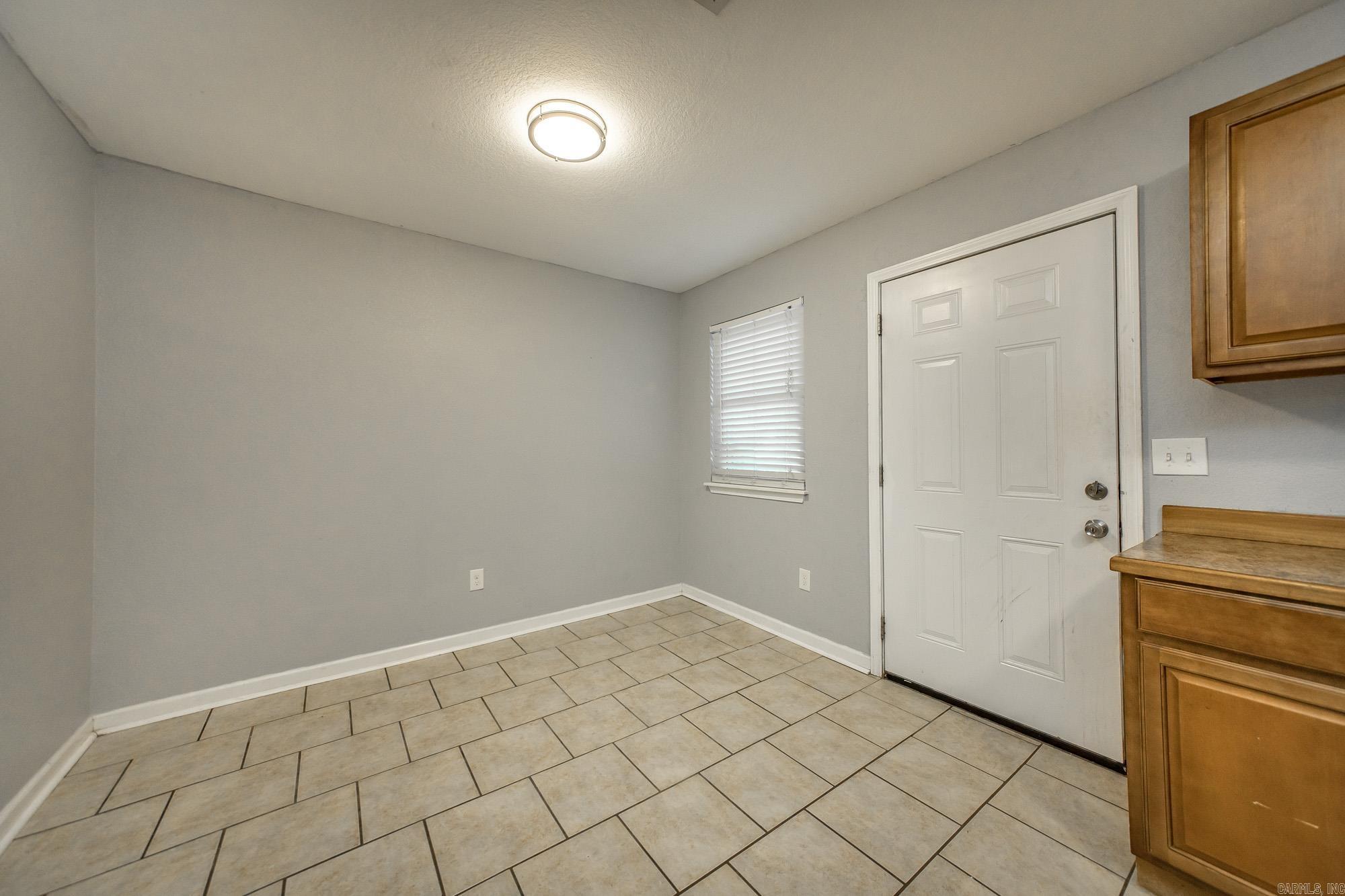 219 S Center  Conway, AR