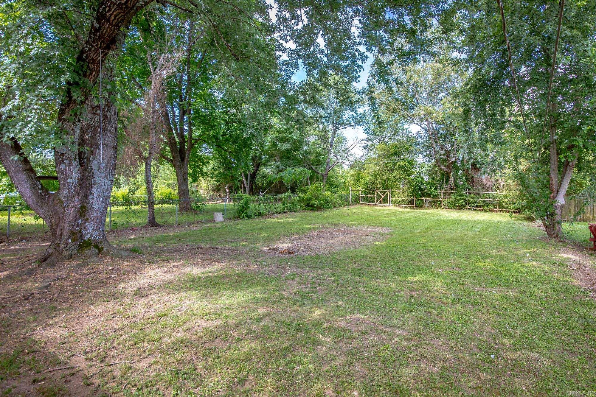 219 S Center  Conway, AR