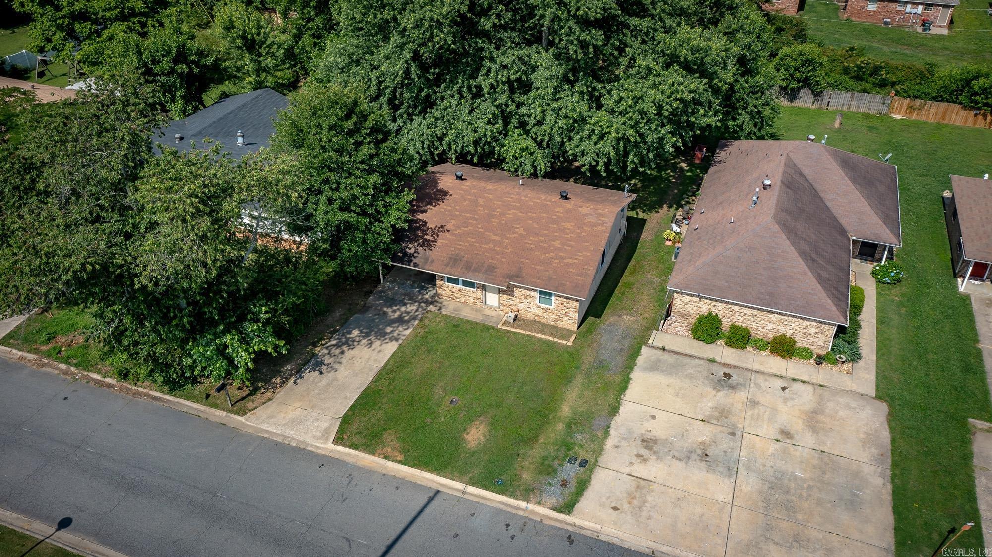 219 S Center  Conway, AR