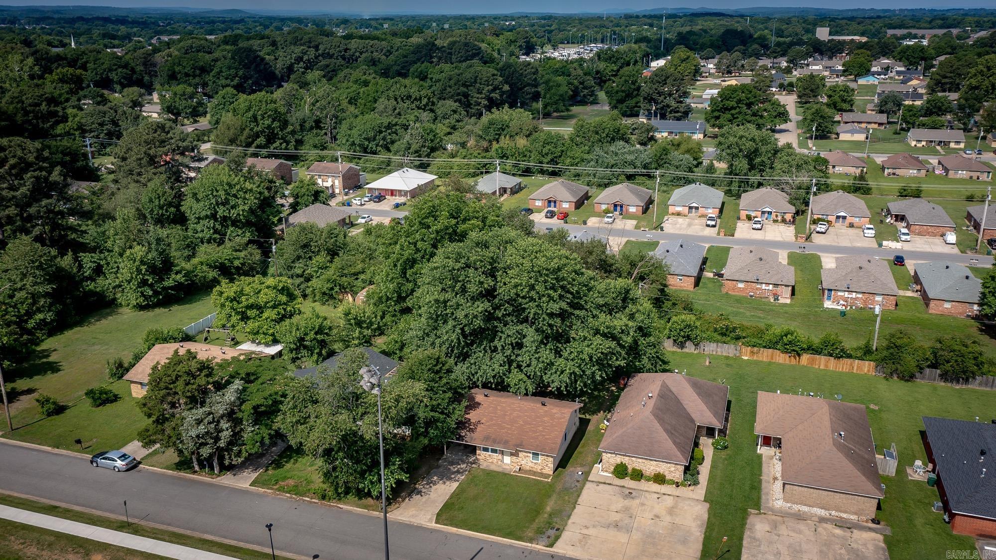 219 S Center  Conway, AR