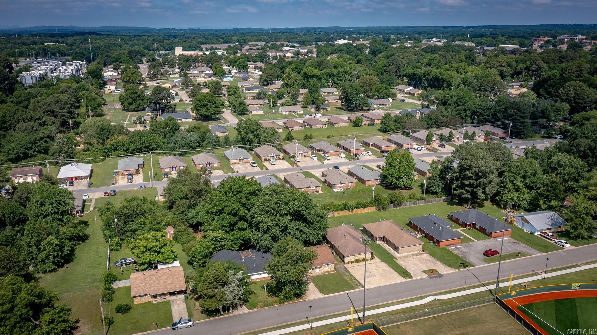 219 S Center  Conway, AR