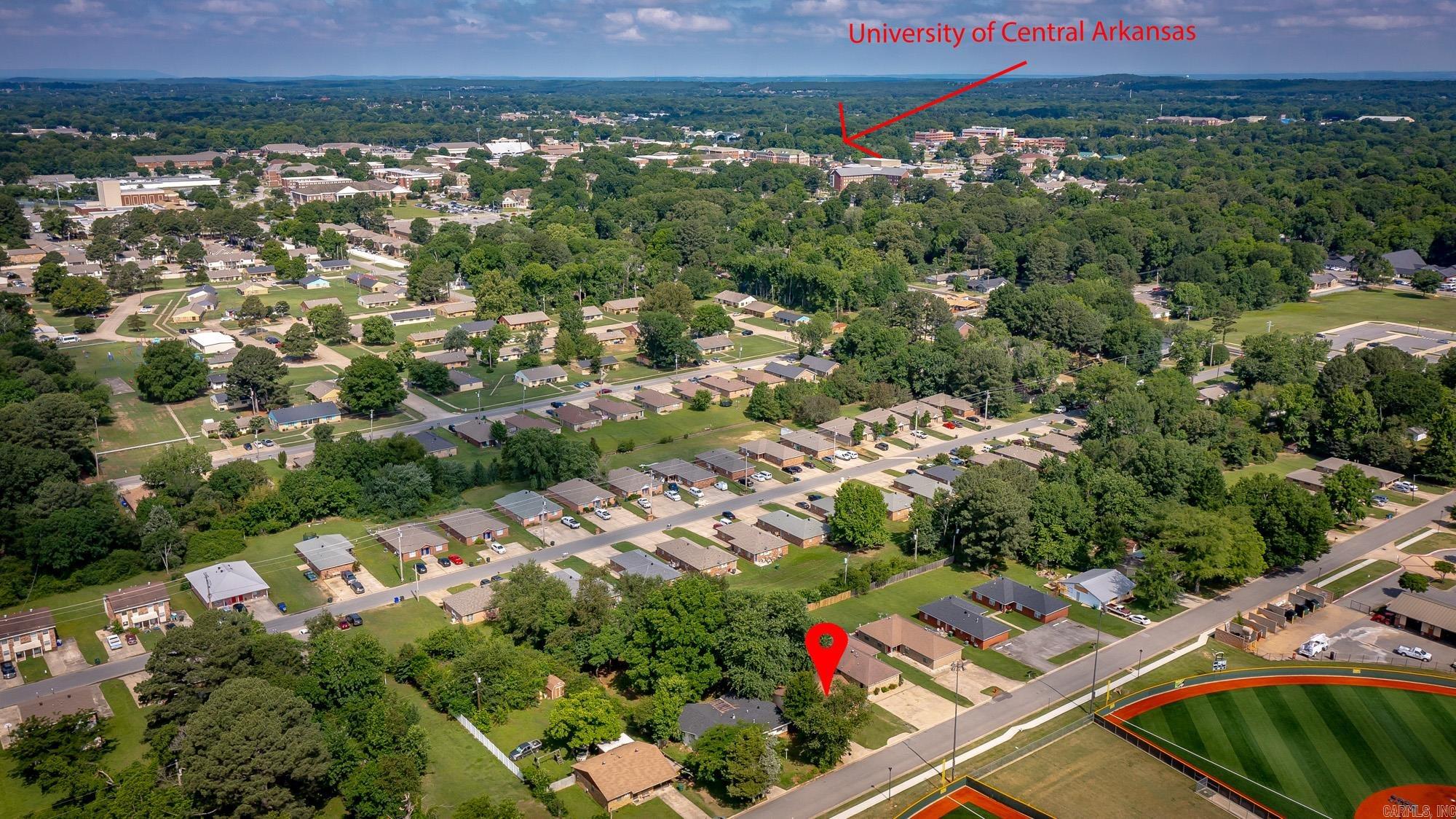 219 S Center  Conway, AR